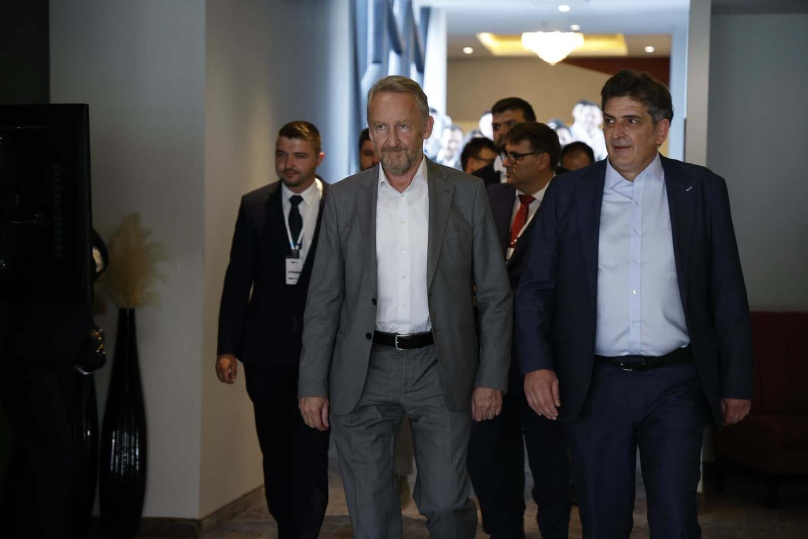 Izetbegović: Oni koji ne vole Bosnu i Hercegovinu neka odu ili neka prestanu praviti probleme, mi drugu domovinu nemamo - slika 1