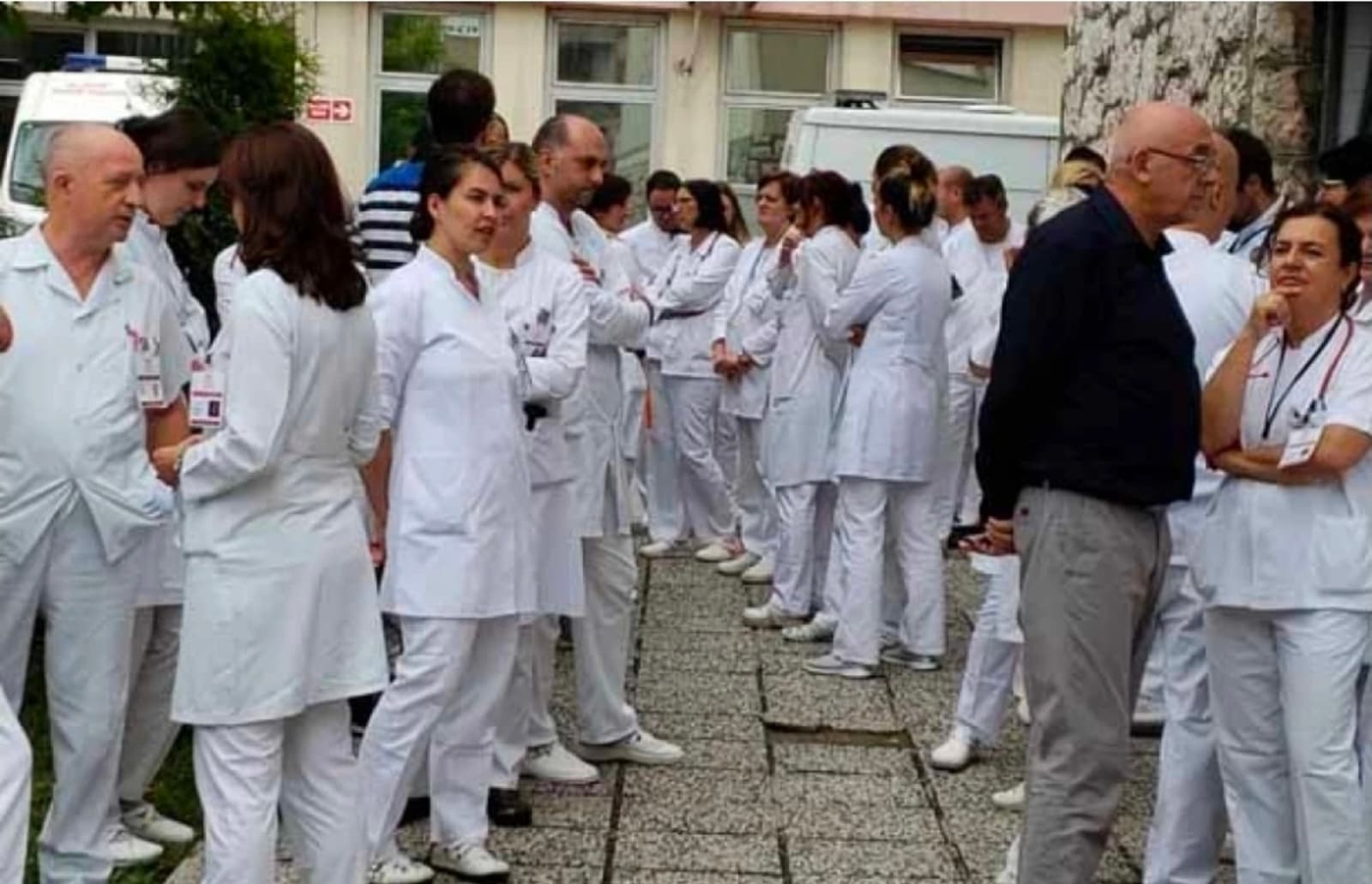 Ljekari KS pripremaju se za štrajk, Vladi poručili da ne zna voditi posao - slika 1