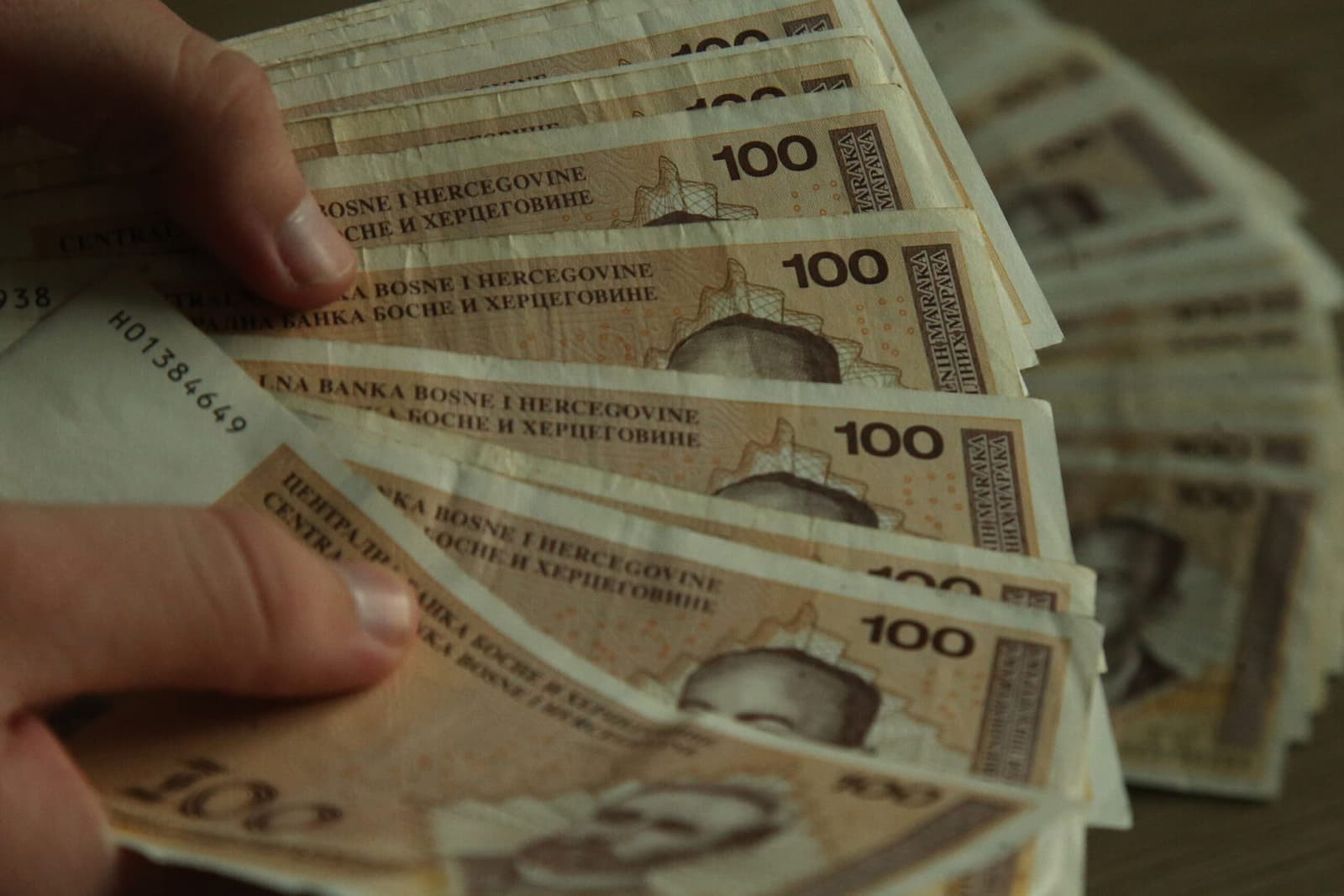 Zaposleni u javnom sektoru KS će dobiti regres u iznosu od 853 KM - slika 1