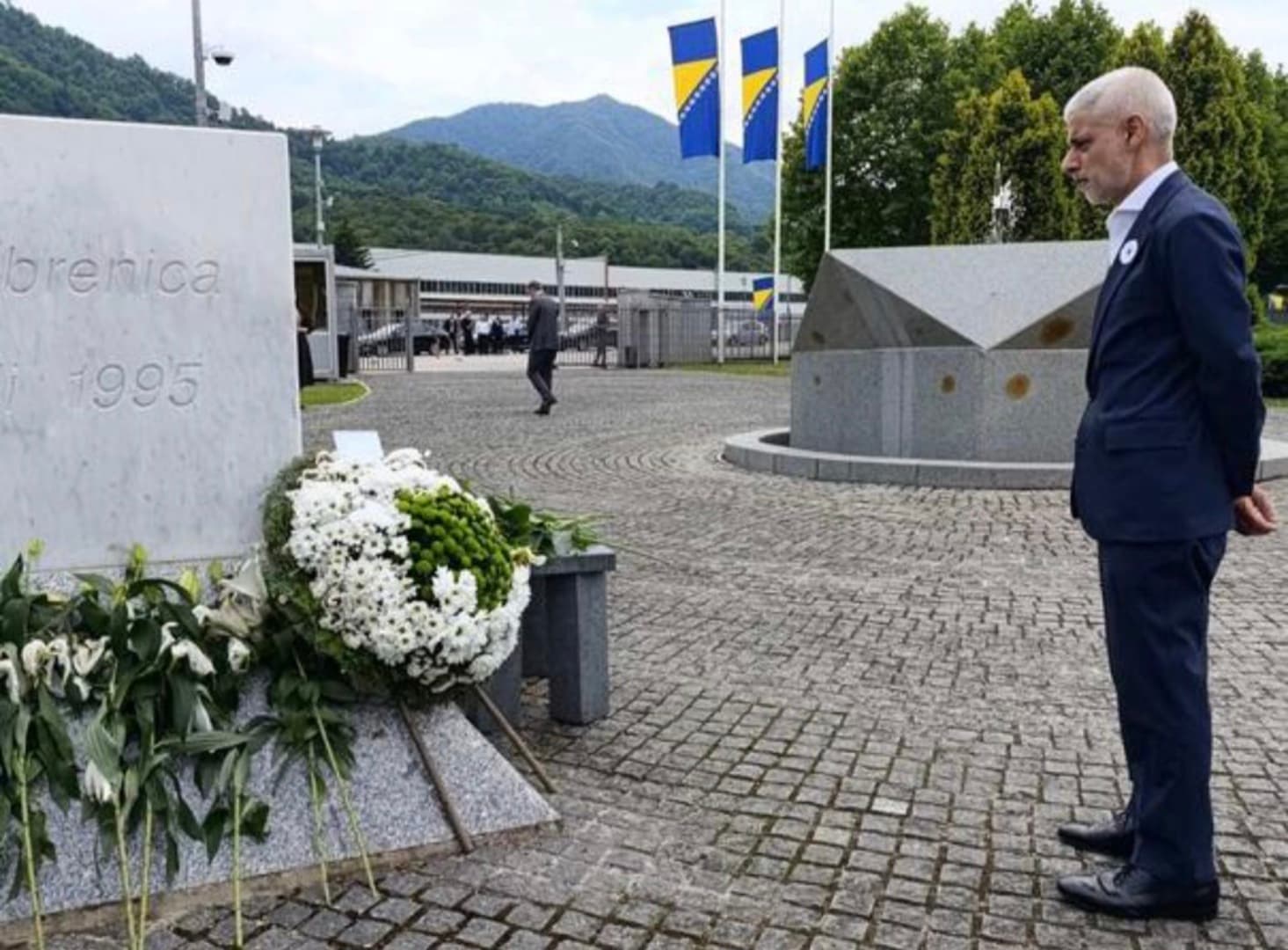 Gradonačelnik Londona Sadiq Khan posjetio Memorijalni centar Srebrenica - slika 1