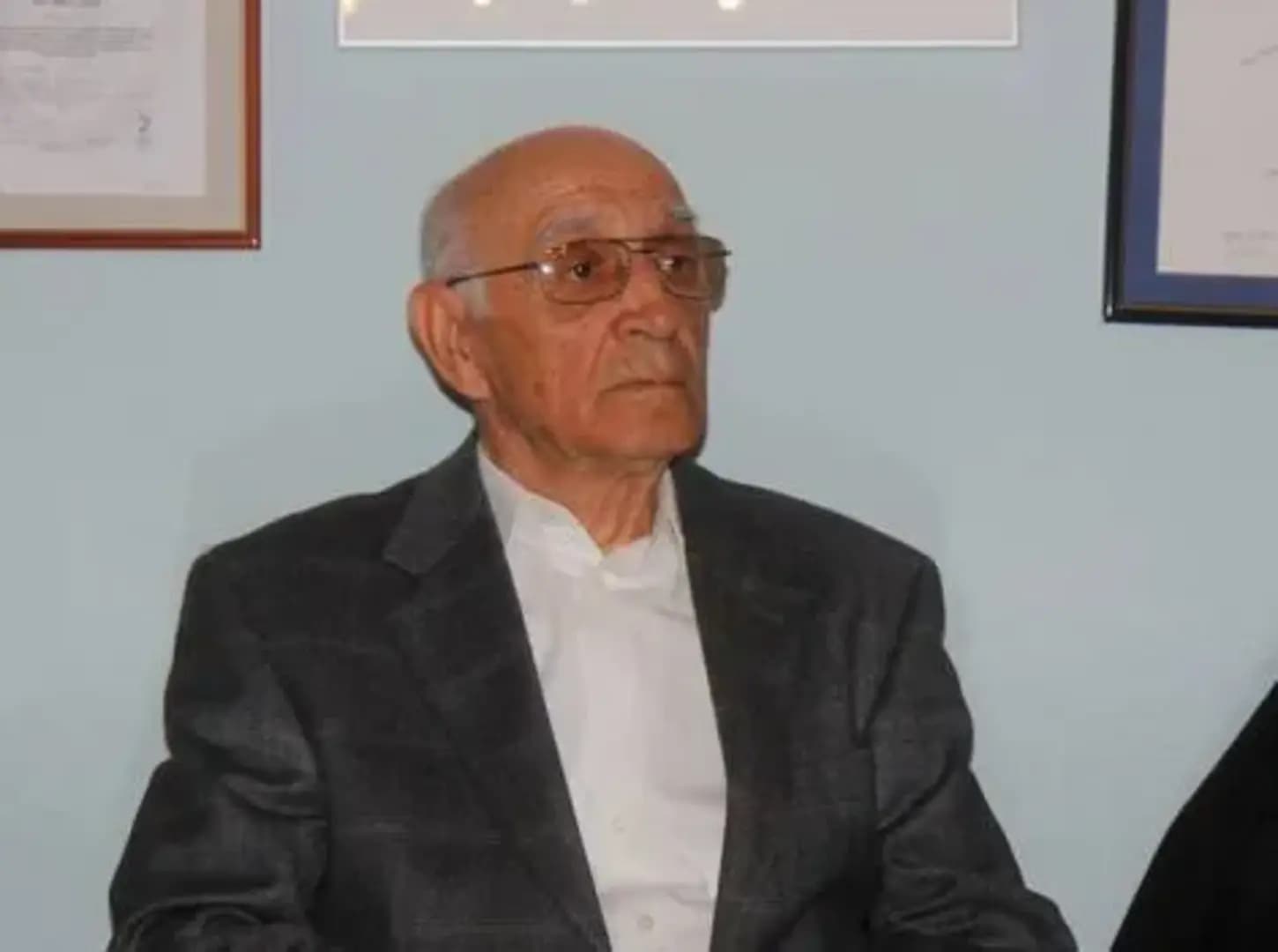 Hasan Efendić preminuo u 92. godini: Oproštaj od prvog komandanta Teritorijalne odbrane RBiH - slika 1