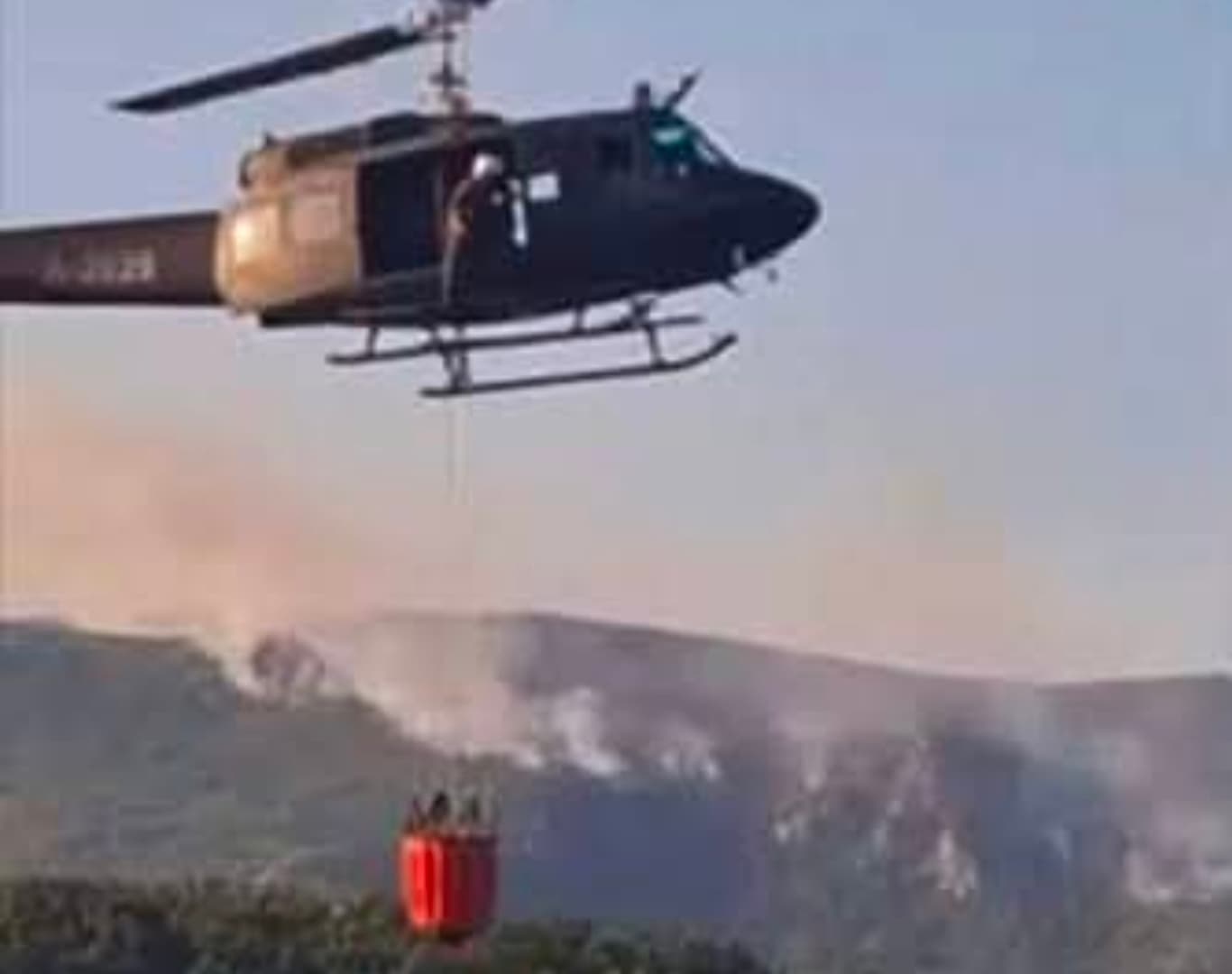 Helez izdao naredbu za angažovanje helikoptera OSBiH za gašenje požara kod Mostara - slika 1