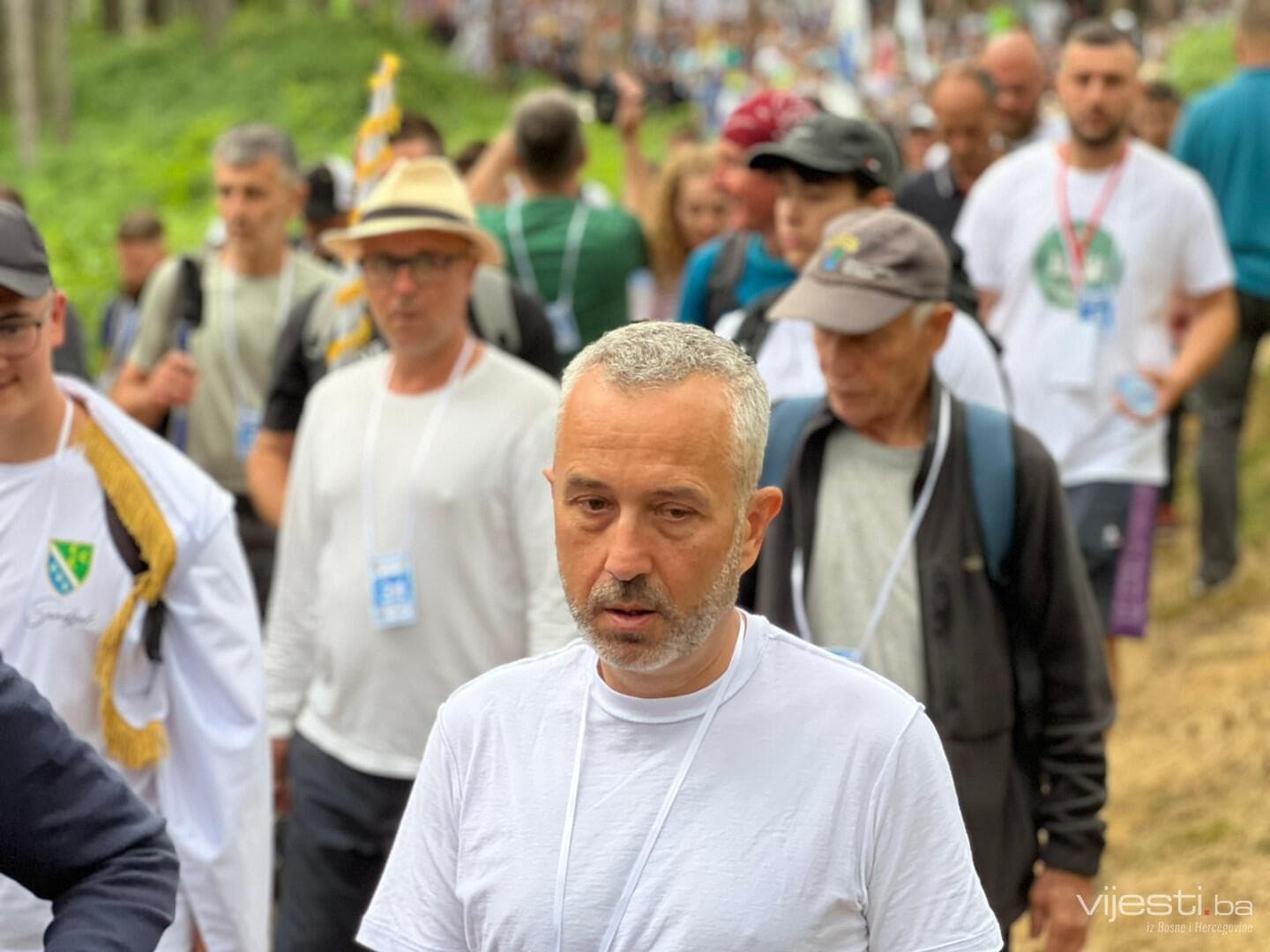 Iz Nezuka krenuo Marš mira: Više od 6.000 učesnika pješači prema Potočarima - slika 6