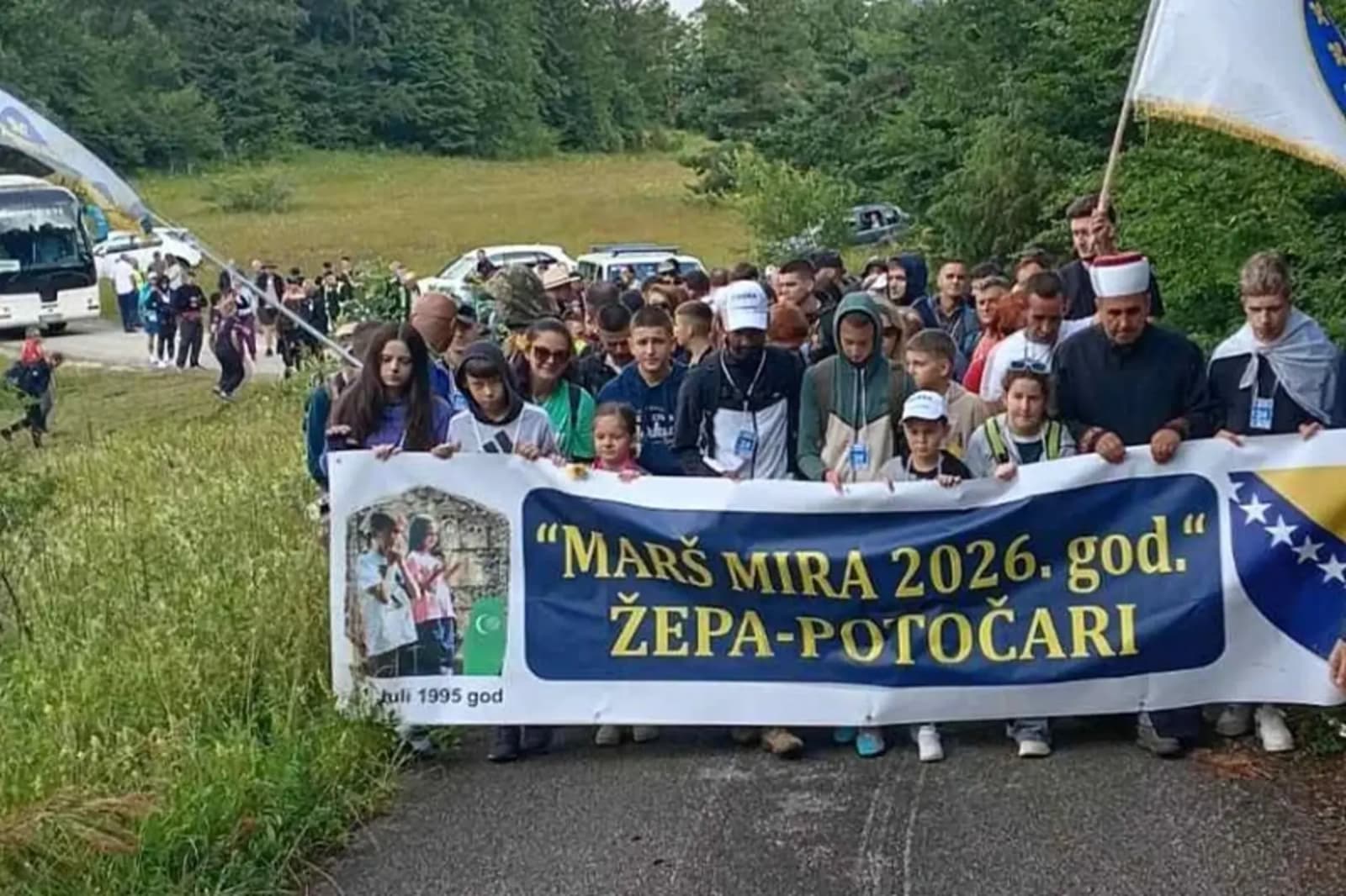Oko 250 učesnika krenulo iz Žepe ka Srebrenici: Dvodnevni put sjećanja dug 59 kilometara - slika 1