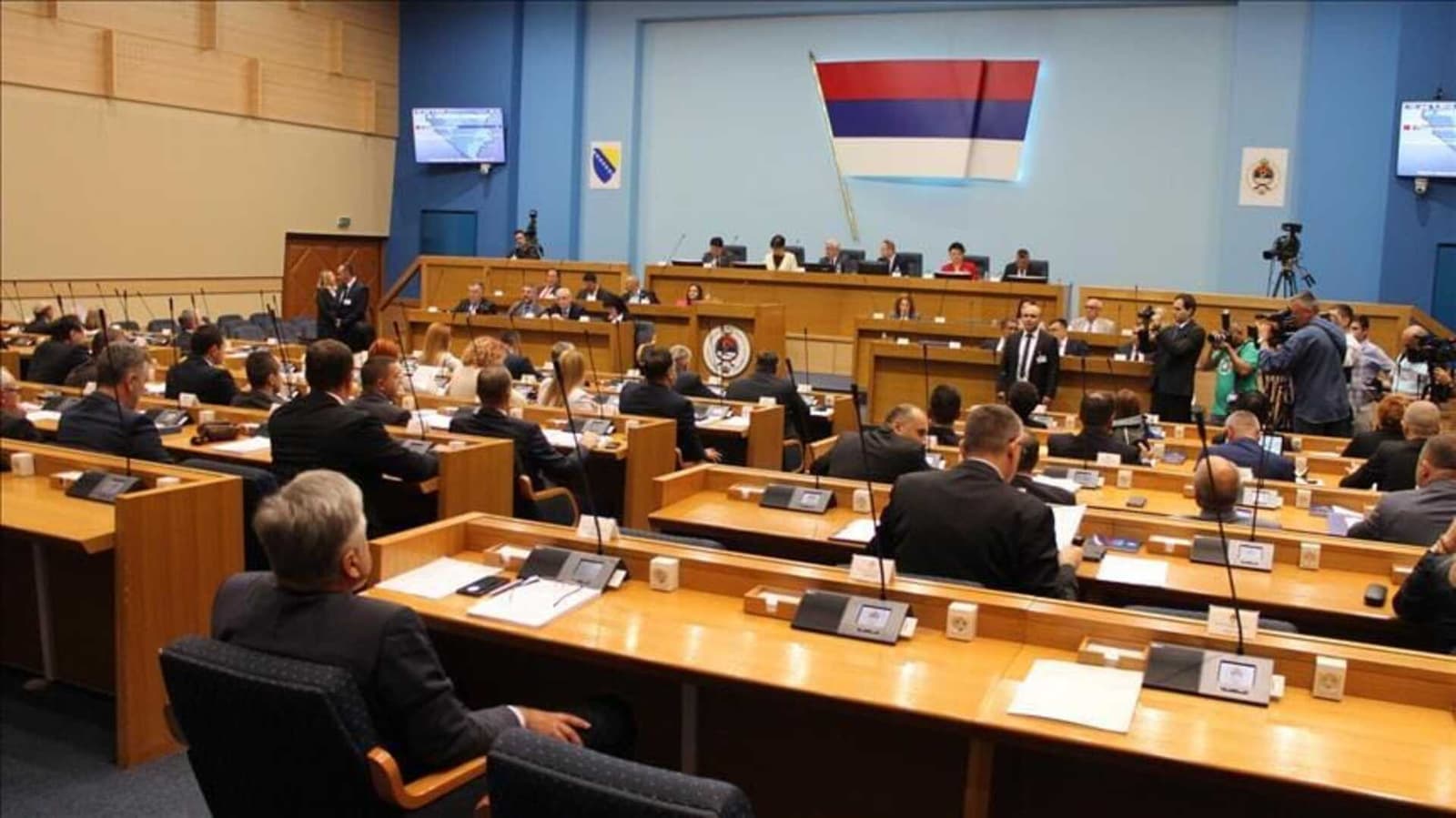 Nove tenzije uoči godišnjice genocida: Vlasti u Rs zabranile simbole Armije RBiH, dok veličaju formaciju koja je počinila genocid - slika 1