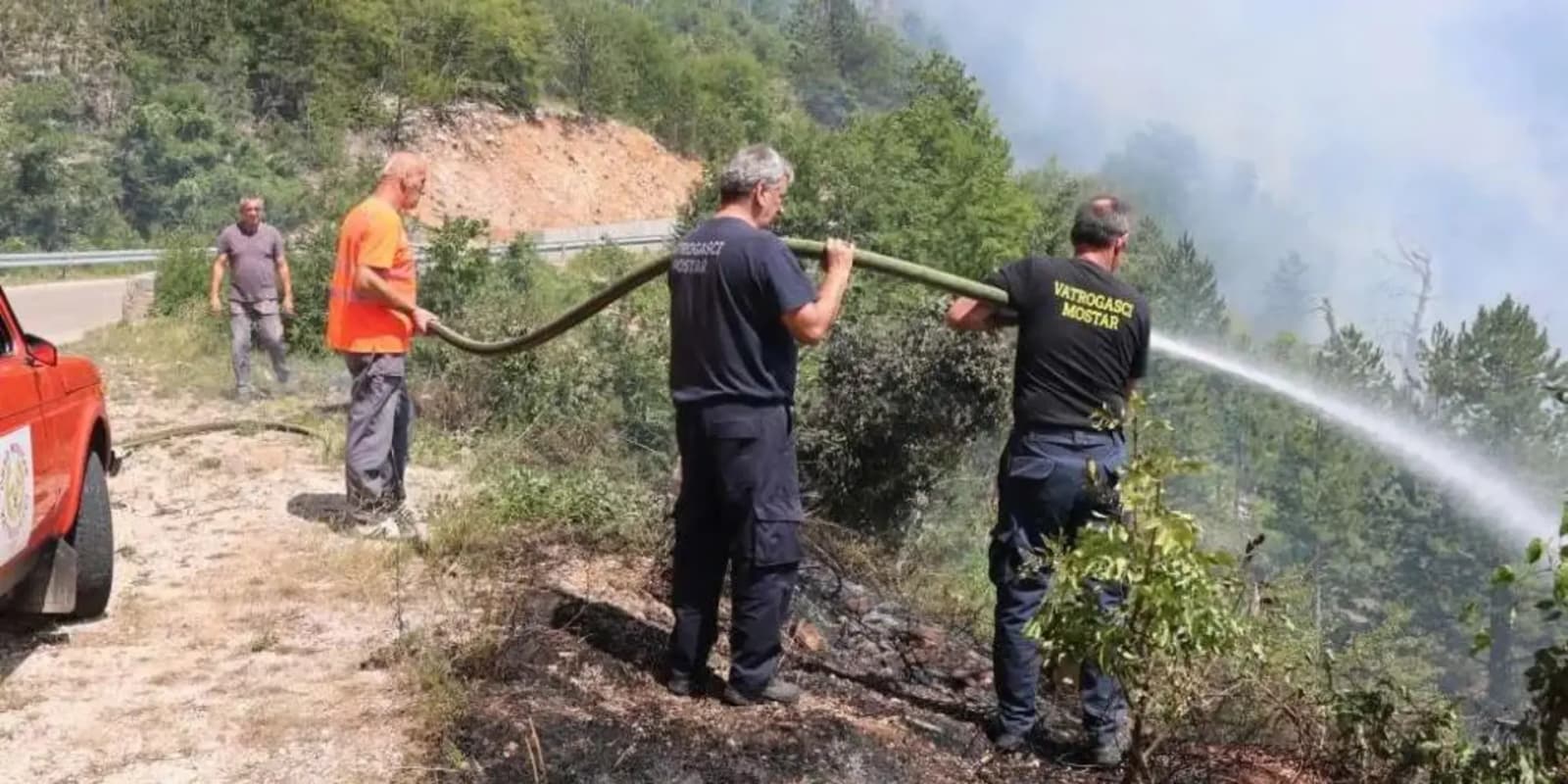 Aktivni požari na Rujištu i u Stocu: Vatrogasne ekipe neprekidno na terenu - slika 1
