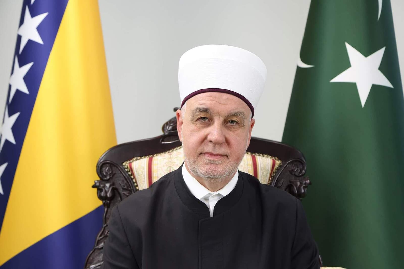 Reisul-ulema sutra predvodi dženazu u odsustvu za bivšeg emira Katara - slika 1