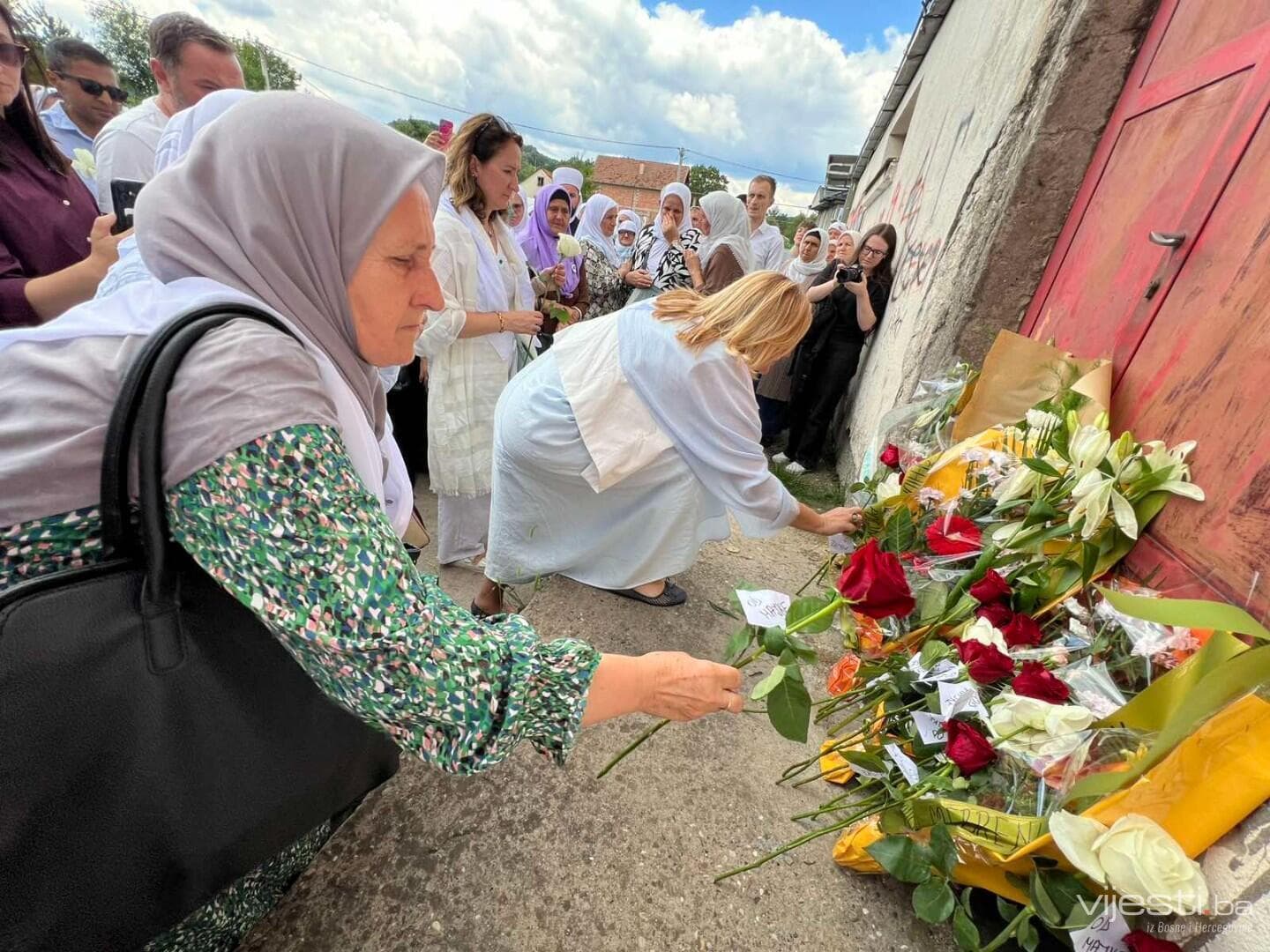 Porodice žrtava obišle mjesta masovnih strijeljanja: Svaki dolazak je sve teži - slika 1