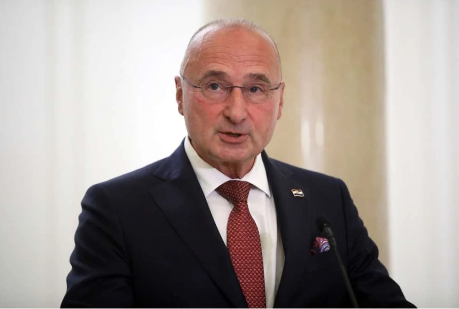 Grlić Radman poziva ministre EU i tvrdi: Puzajuće reforme visokih predstavnika naštetile su hrvatskom narodu - slika 1