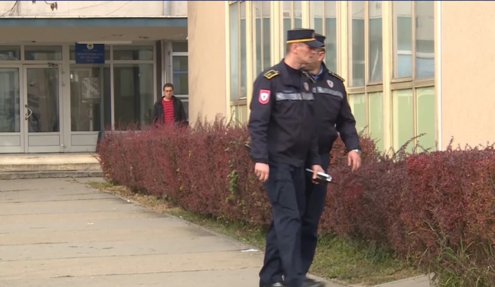 Sankcionisan muškarac koji je sa splava puštao sramne stihove o Srebrenici - slika 1