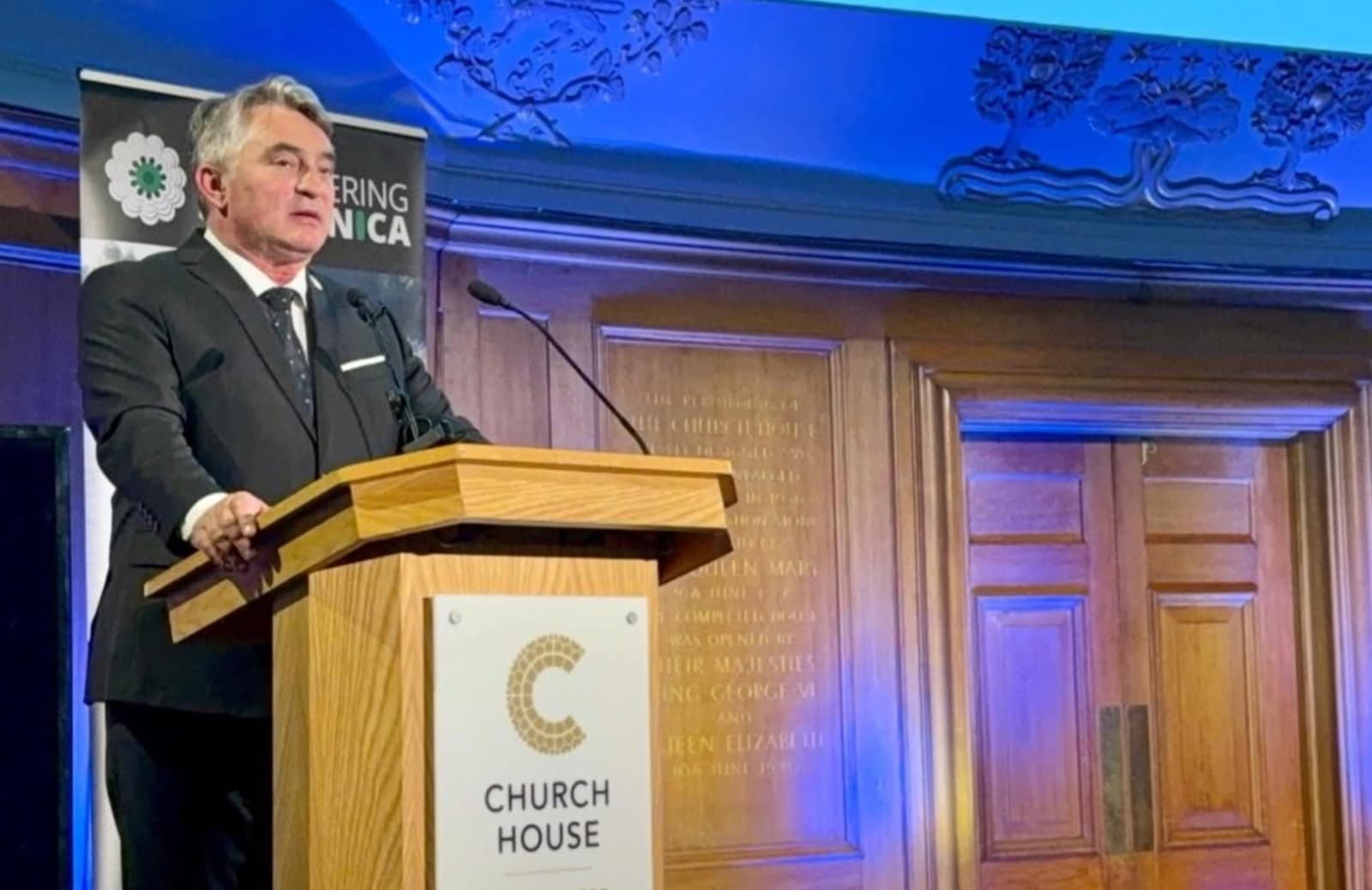 Komšić u Londonu: Genocidom su htjeli izbrisati Bošnjake i njihov identitet, nisu uspjeli - slika 1
