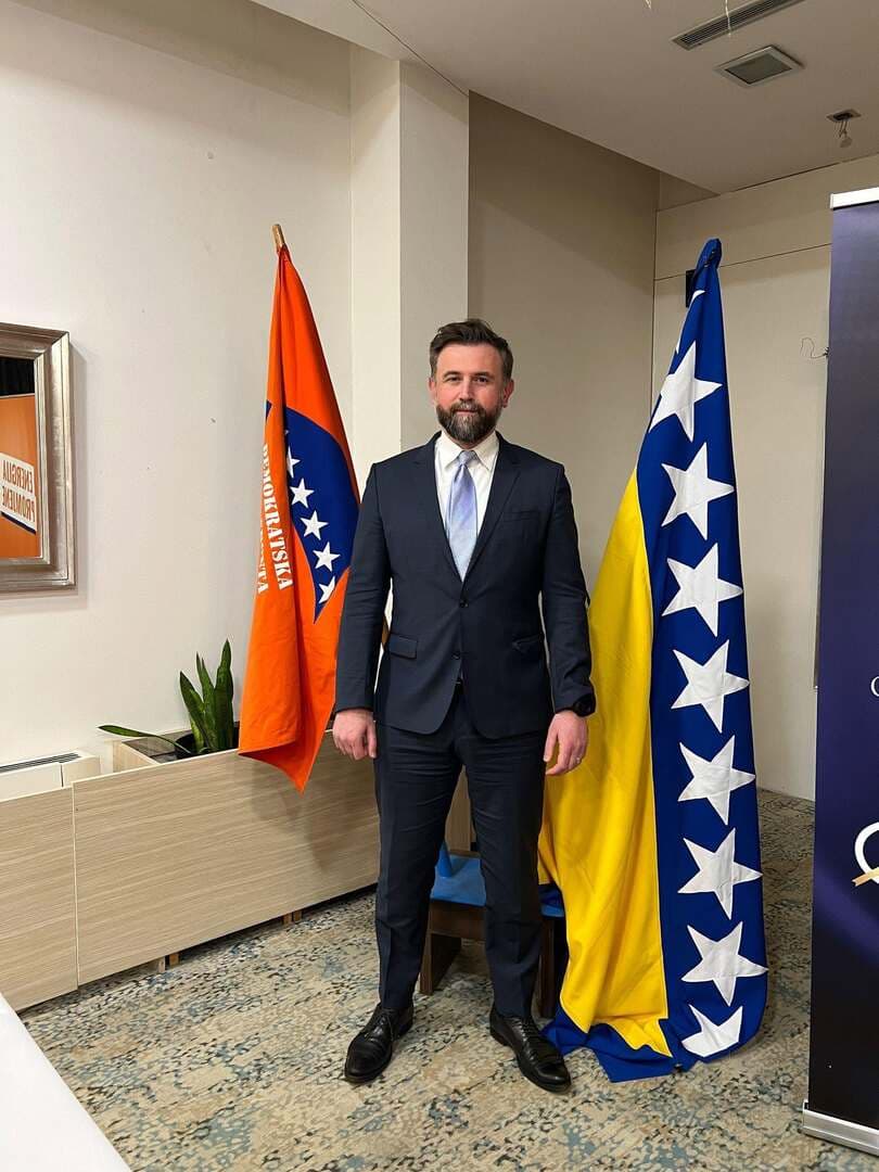 Dennis Gratz oštro o „legitimnom predstavljanju“ i podjelama u BiH: „Nemojte nas praviti budalama!“ - slika 1