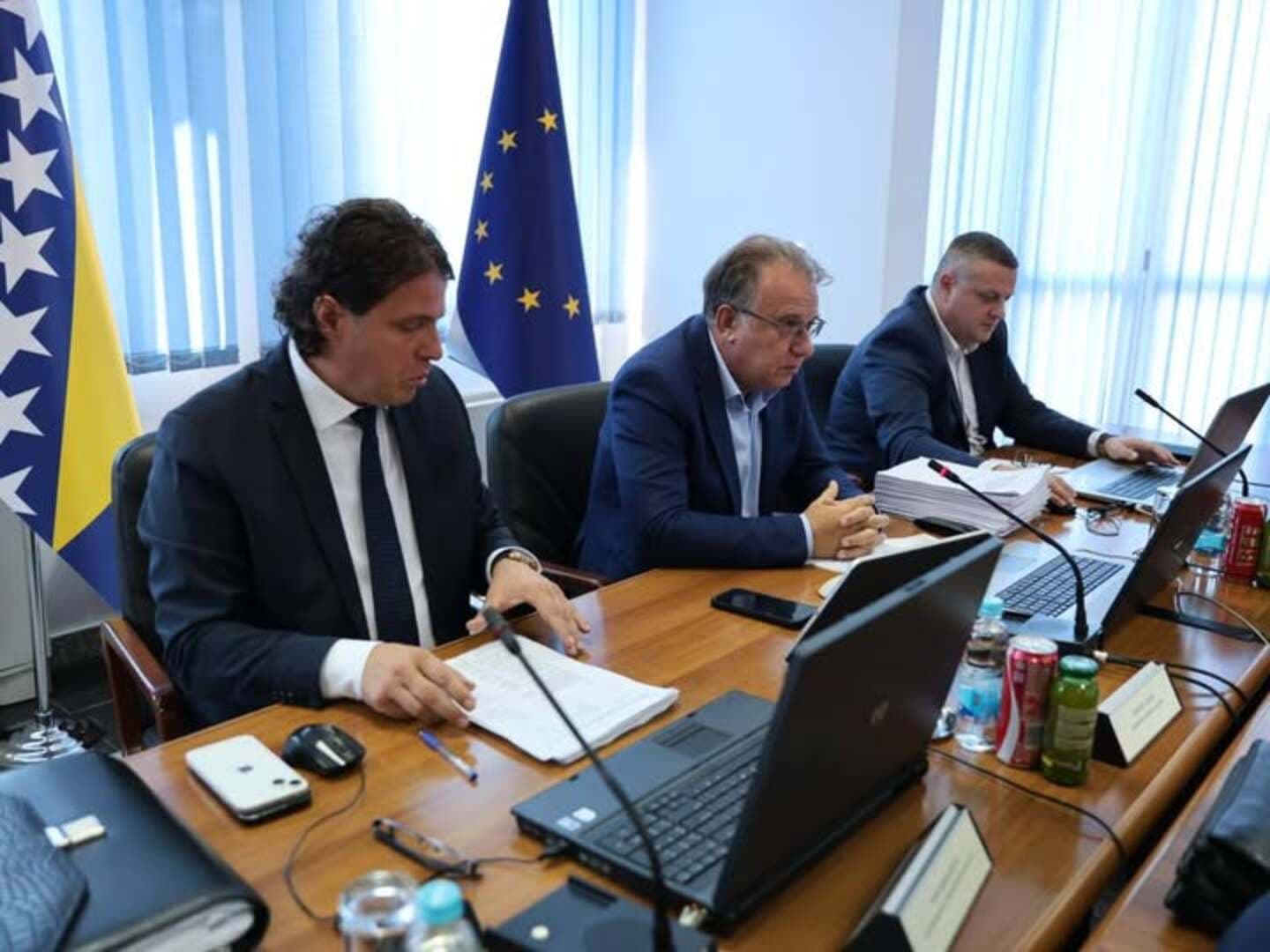 Vlada FBiH izdvaja više od 828.000 KM za uvezivanje radnog staža radnika javnih i privatnih preduzeća - slika 1