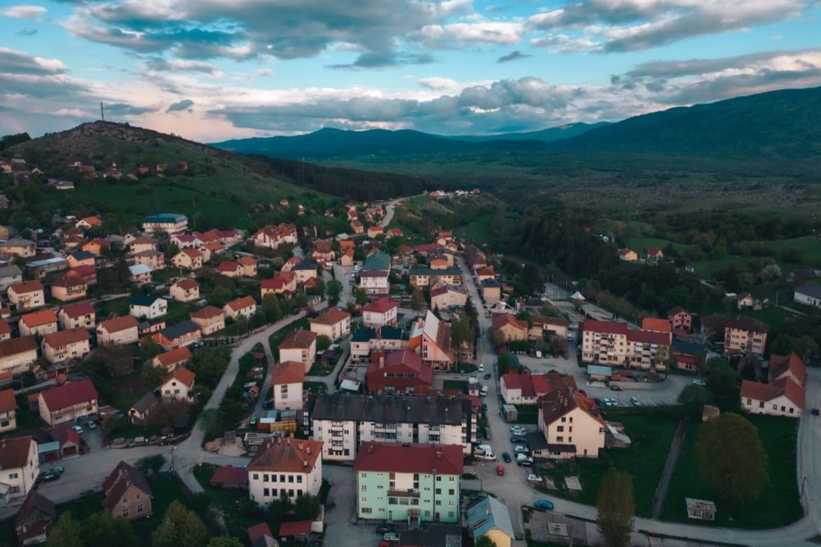 Opština bez banke, pekare i mesnice kupuje terenac od 164.000 KM - slika 1