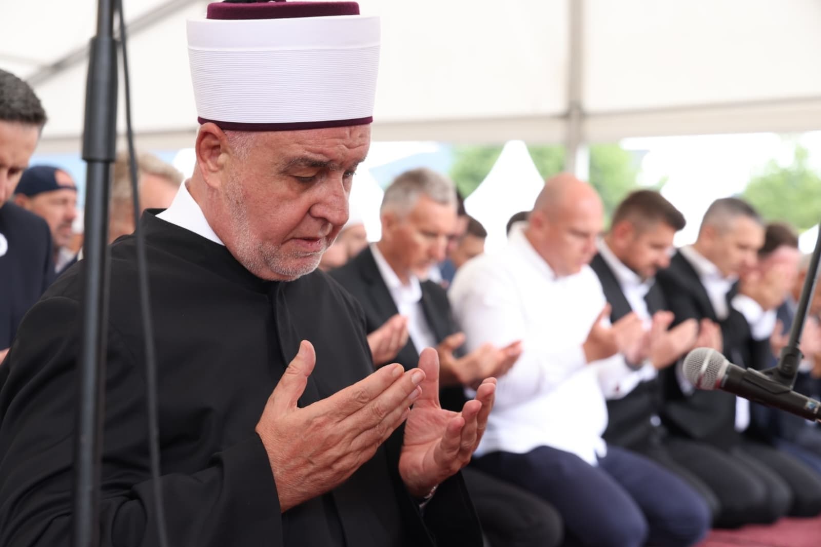 Reisul-ulema u Kamičanima: Zabluda je da ćemo se spasiti povijanjem glava pred zlom - slika 1