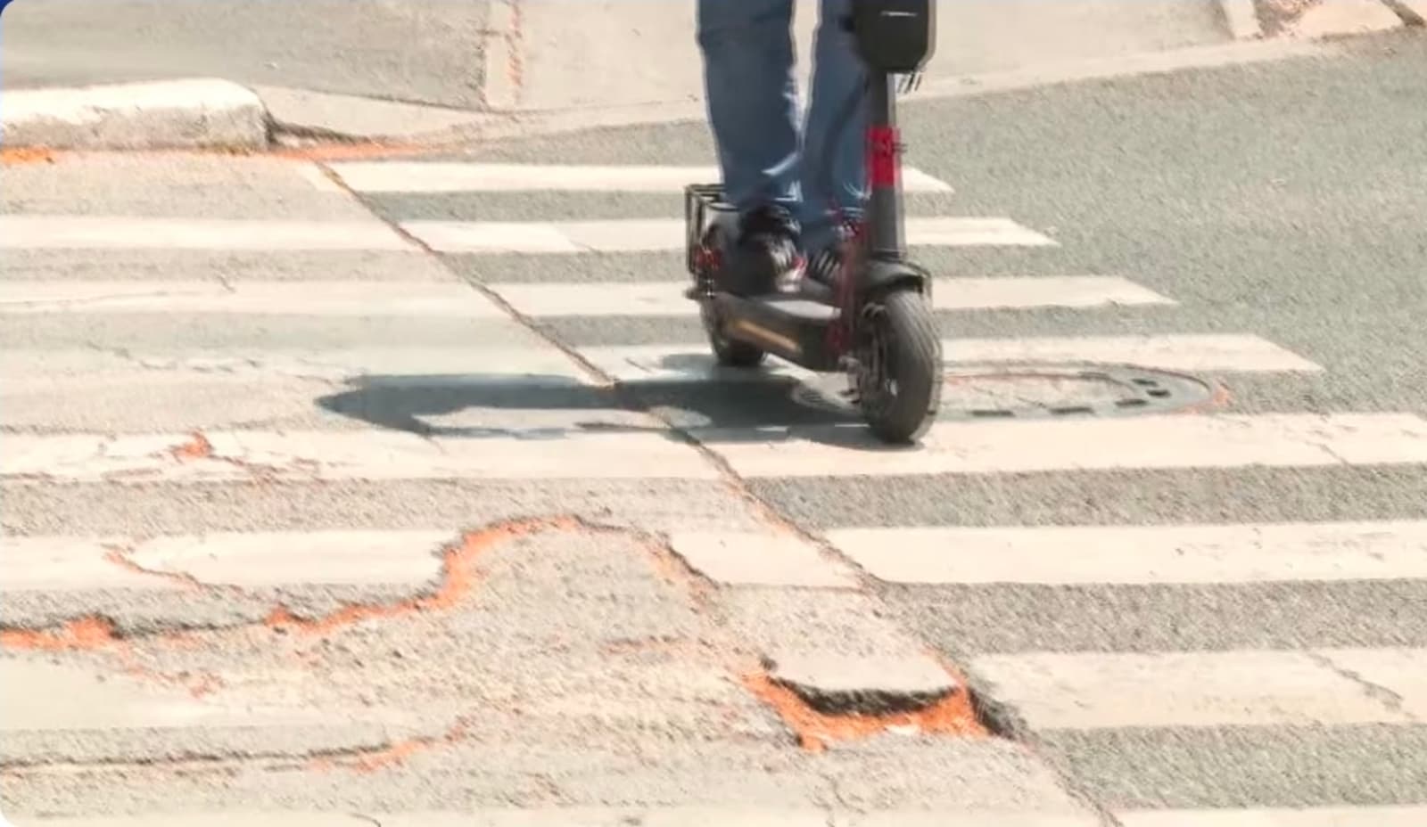 Tragedija pokrenula pitanje regulisanja upravljanja električnim romobilom u saobraćaju - slika 1