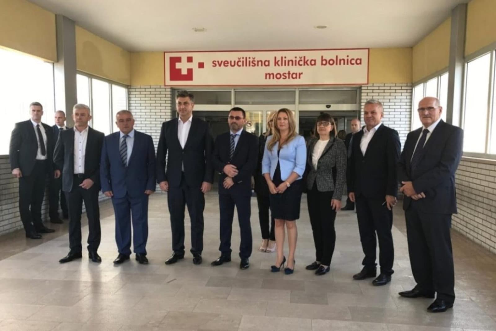 Prekogranična hitna pomoć za Hrvate: Kako je SKB Mostar, uz prešutnu saglasnost vlasti Federacije, postala eksteritorij pod kontrolom Hrvatske - slika 1