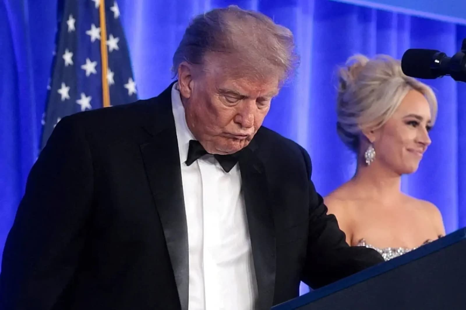Trump "povukao ručnu" - slika 1