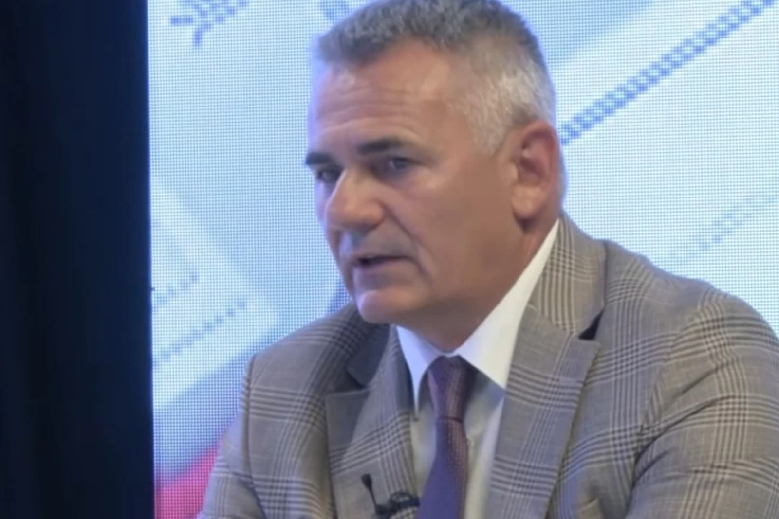 Gradonačelnik Brčkog zakukao zbog Albanaca - "Detaljno me pretresali prije ulaska na Kosovo" - slika 1