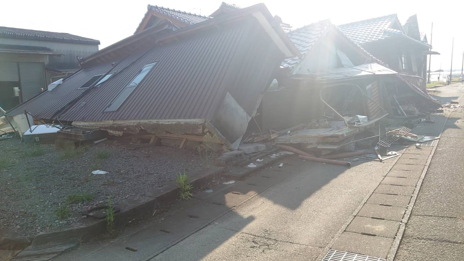 Snažan zemljotres pogodio Japan, izdato upozorenje na cunami - slika 1