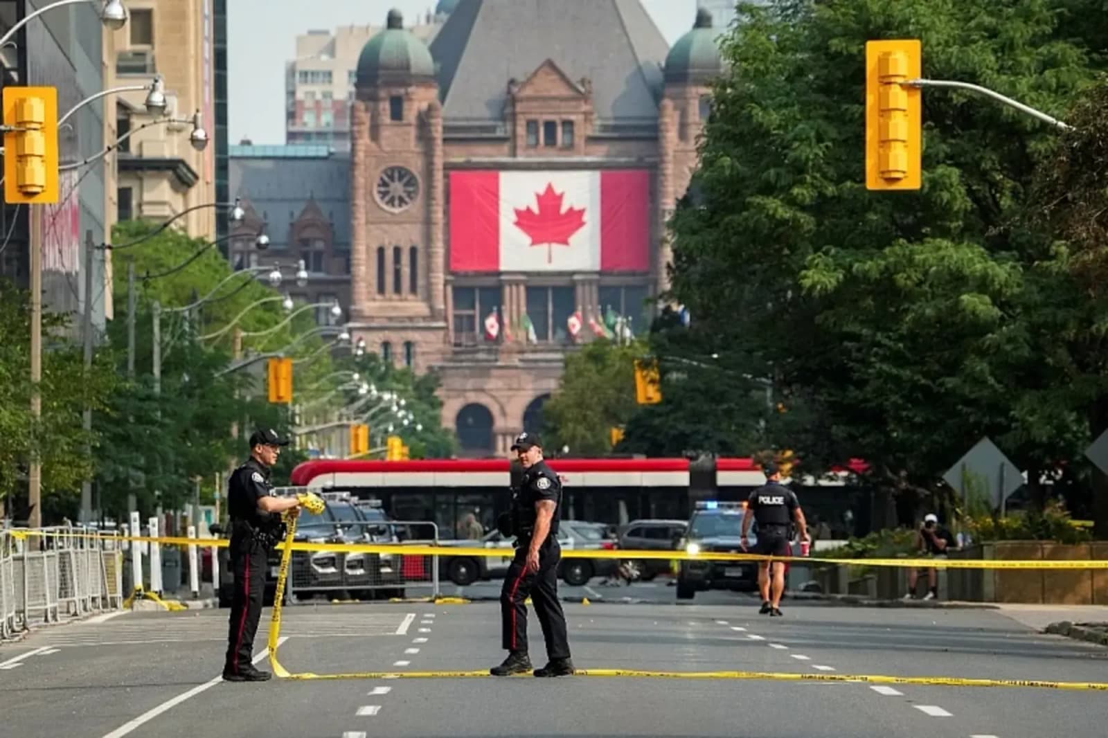 Nepoznata osoba pucala na američki konzulat u Torontu - slika 1