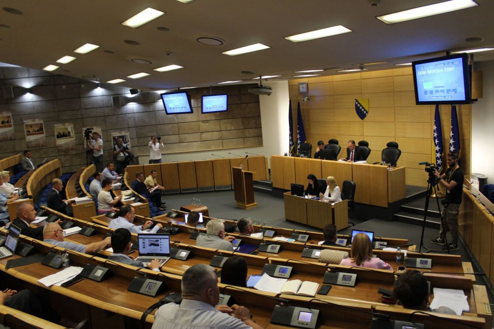 Parlament FBiH usvojio uvođenje boračkog dodatka: Iznosit će 1,50 KM po mjesecu učešća u Armiji RBiH, HVO-u i MUP-u - slika 1
