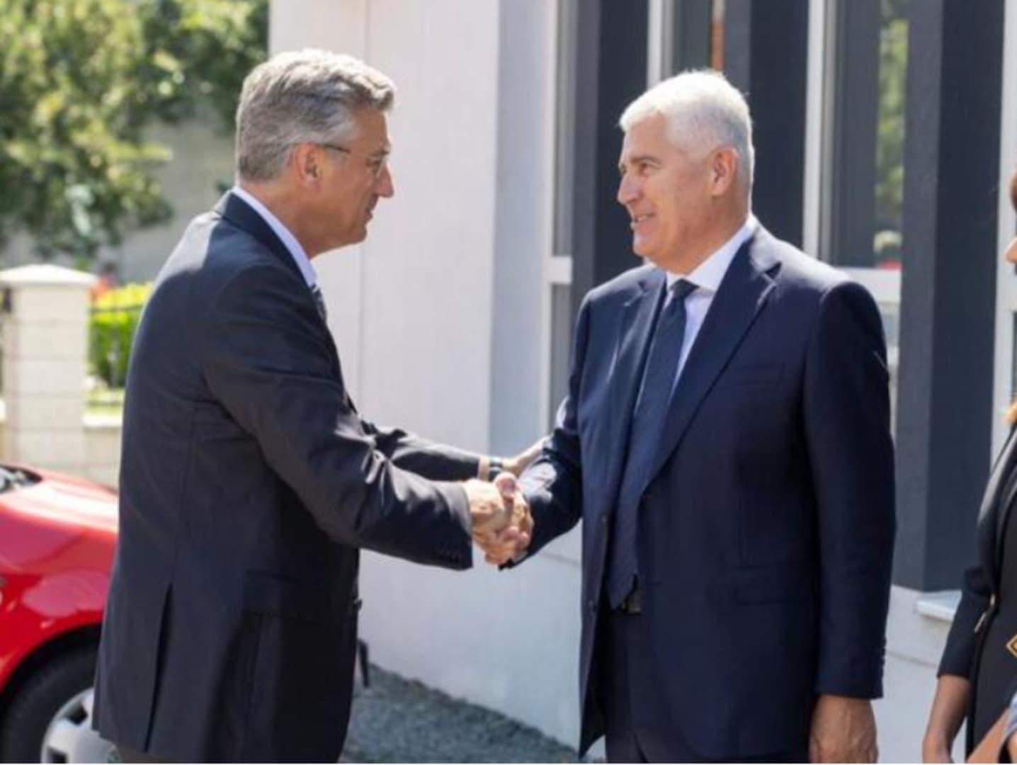 Plenković u Orašju uručio više od sedam miliona eura za podršku Hrvatima u BiH - slika 1