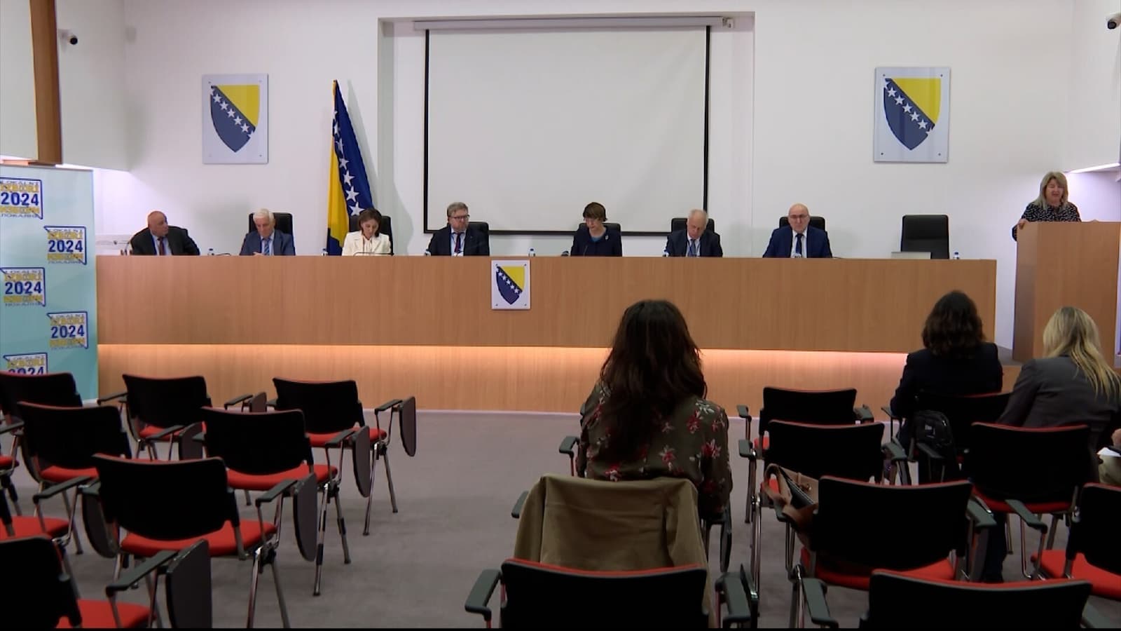 CIK odgovorio na optužbe o opstrukciji registracije birača iz dijaspore: Tvrdnje su netačne i bez dokaza - slika 1