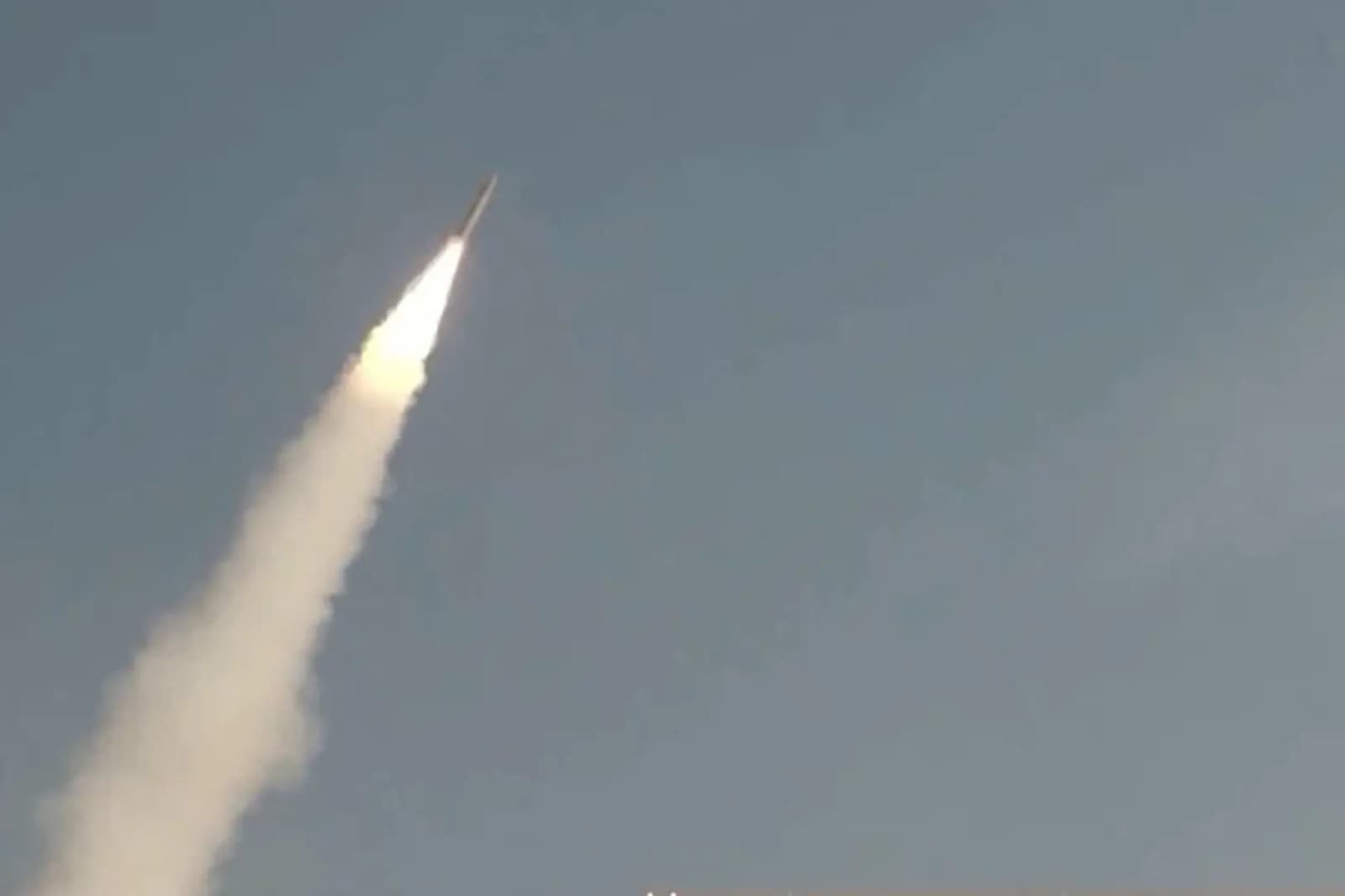 Iran lansirao najmanje pet balističkih raketa na američke baze u Jordanu, započela serija osvetničkih udara - slika 1