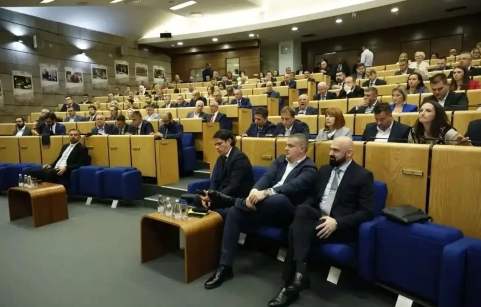 Kako je administracija FBiH "pojela" 22,5 miliona KM za godinu dana, najviše zapošljavanja u "zajedničkim poslovima" - slika 1