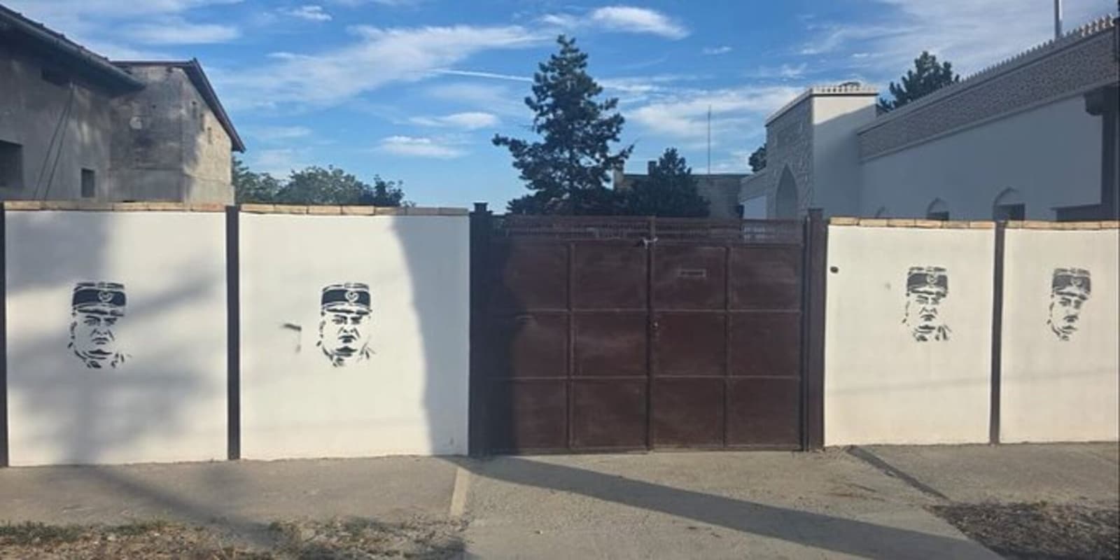 Mujanović upozorio na porast antibošnjačkog ekstremizma nakon skrnavljenja mesdžida u Somboru - slika 1