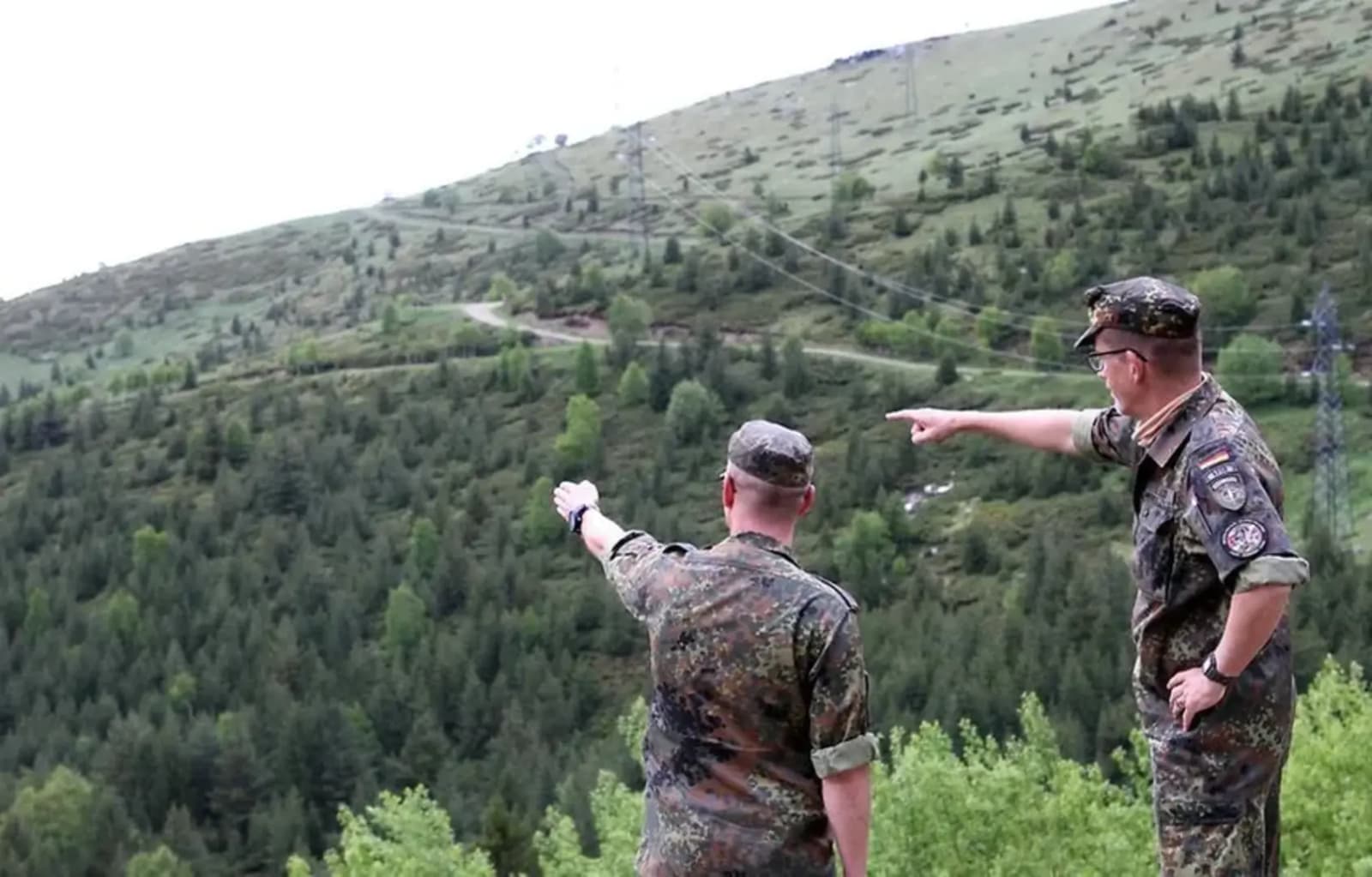 Komandant KFOR-a: Smanjenje broja vojnika na Kosovu zavisi od sigurnosne situacije, trupe se mogu vratiti ako bude potrebno - slika 1