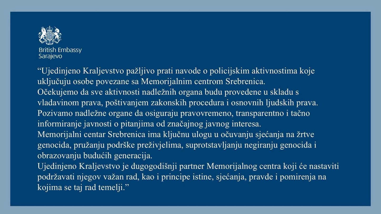 Ambasada Velike Britanije: Pratimo navode o policijskim aktivnostima u vezi s Memorijalnim centrom Srebrenica - slika 1