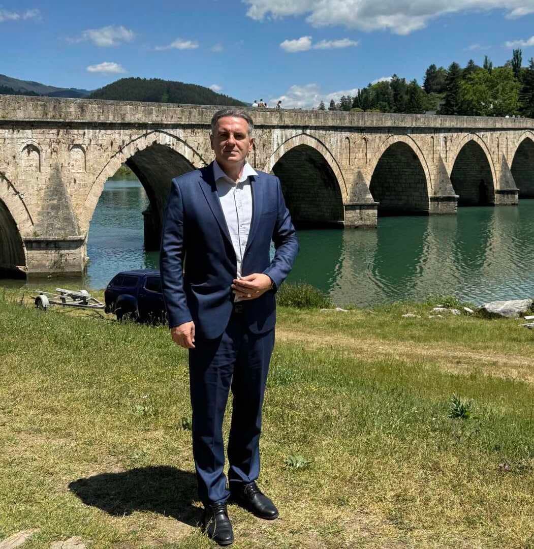 Smajić odgovorio Vučiću: Drina razdvaja dvije države, a ne jedan narod - slika 1