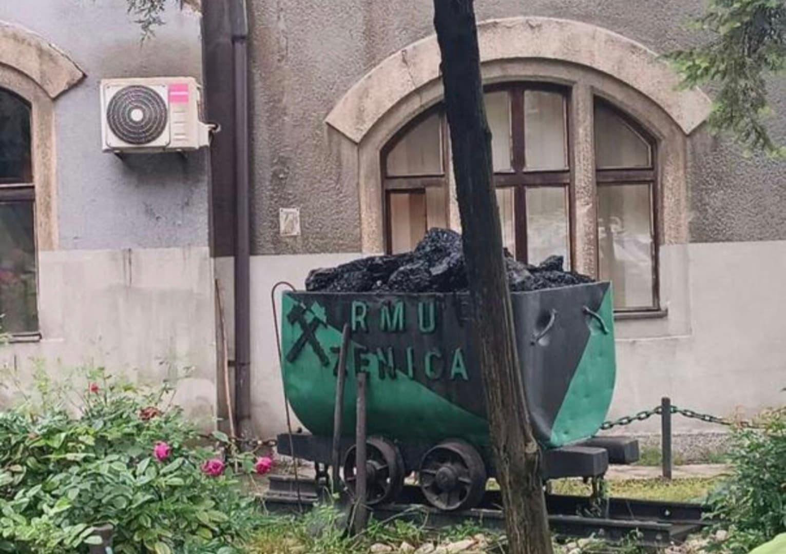 RMU Zenica u štrajku: Dio rudara sišao u jamu i odbija izaći - slika 1