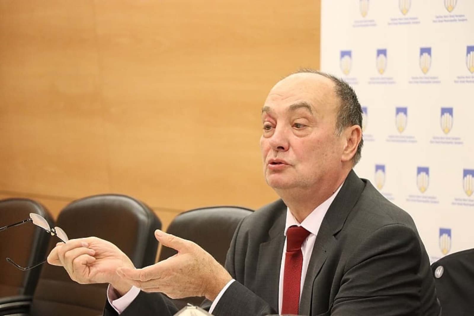 Bičakčić bez uvijanja: Ako budemo čekali, redukcije struje postaju neizbježne - slika 1