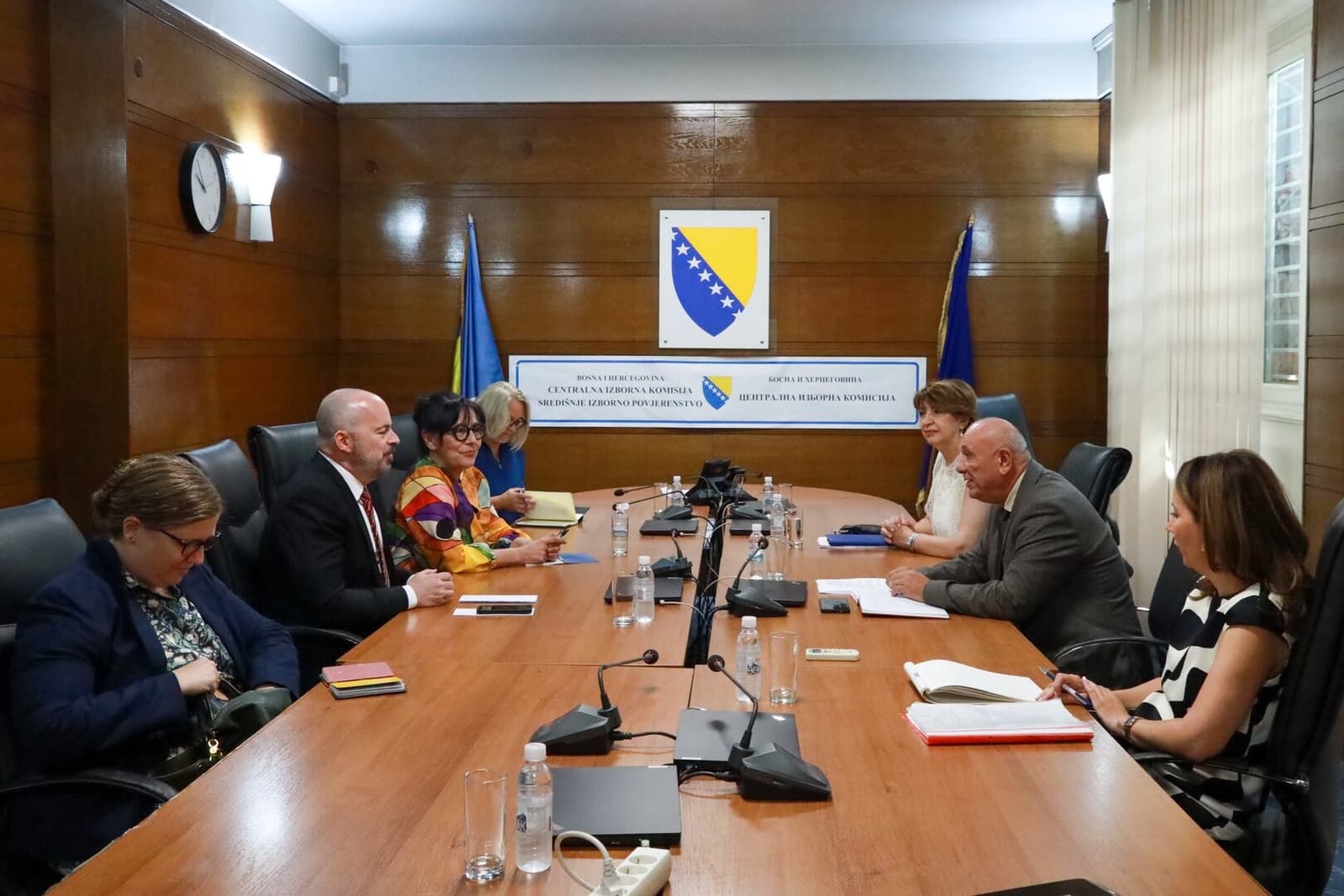 Odlasila se Ambasada SAD-a o izborima: Pohvalila CIK BiH - slika 1