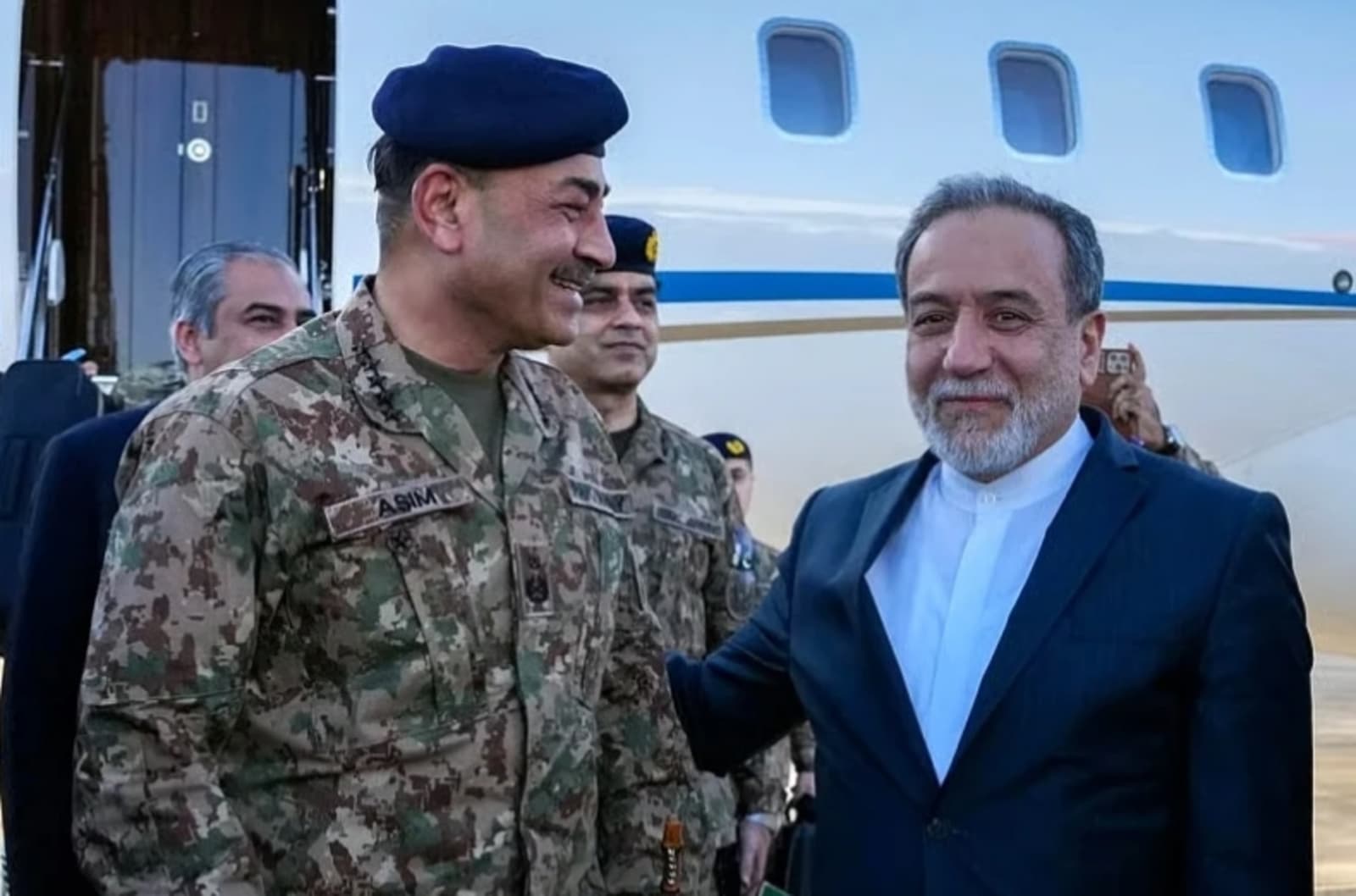 Dok Trump prijeti odštetama, u pozadini se kuha dogovor: SAD i Iran blizu rješenja za Hormuz - slika 1