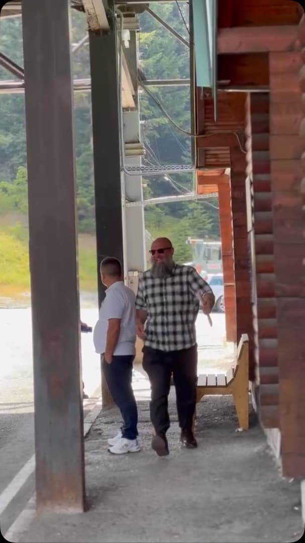 Elvedin Pezić pušten na slobodu, vraća se u Bosnu i Hercegovinu - slika 1