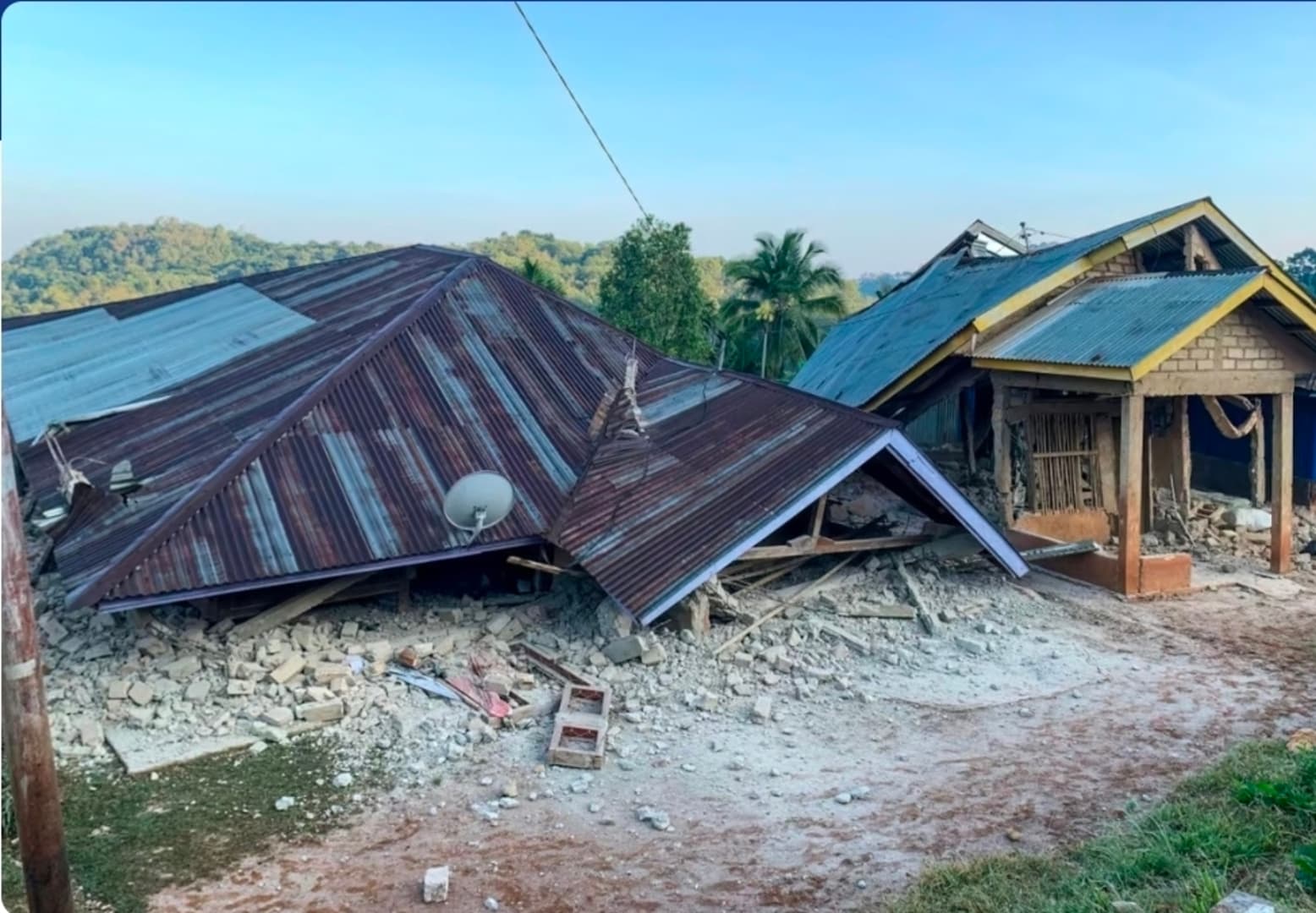 Broj poginulih u zemljotresu u Indoneziji porastao na 38 - slika 1