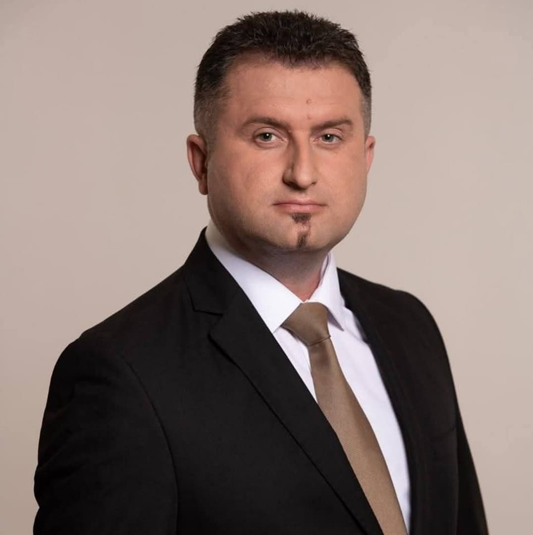 Hujdur odgovorio Šuti: Ostavite se šuplje priče i objasnite građanima zašto ih trujete - slika 1