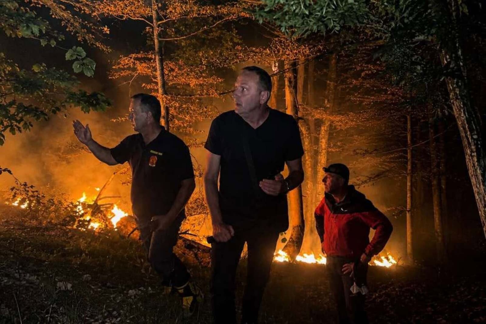 Dizdarić nakon ponoći na Plješevici: Požar nije alarmantan, ali treba djelovati što prije - slika 1