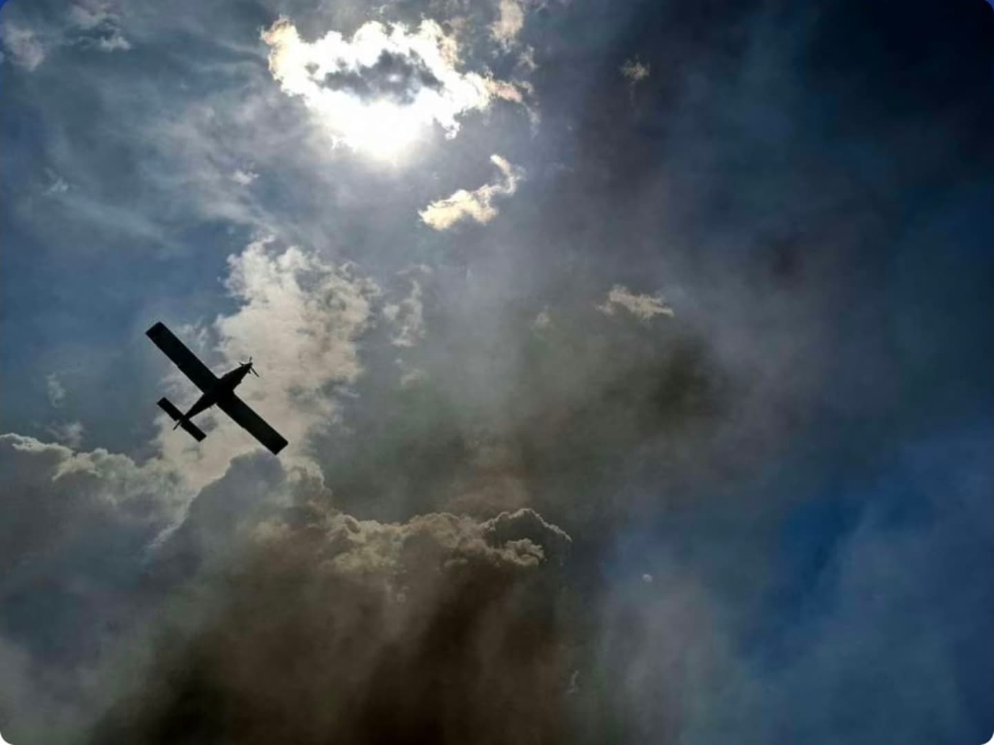 Helikopteri iz zraka, iscrpljeni vatrogasci na zemlji: BiH vodi tešku borbu s požarima - slika 1