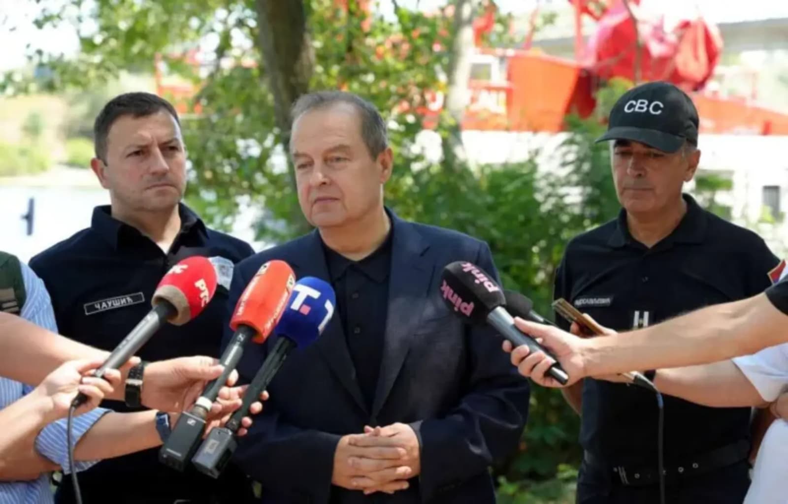 Dačić ne može bez vlasti - slika 1