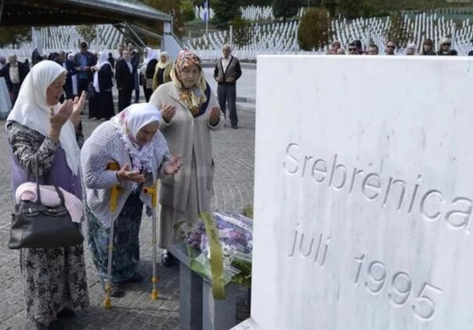 Udruženje žrtava i Pokret "Majke enklava Srebrenica i Žepa" odgovorilo Vučiću - slika 1