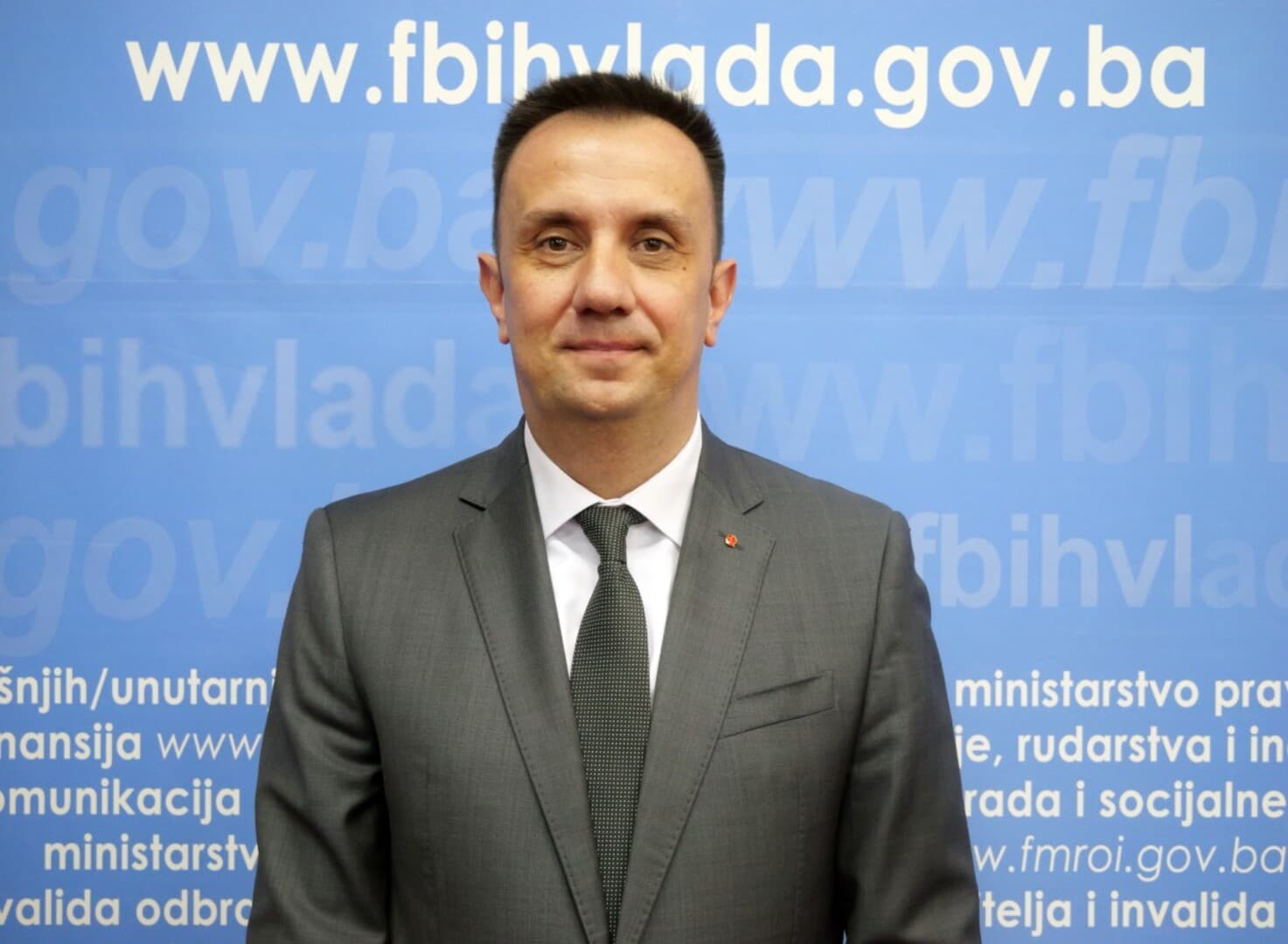 Lakić: Dobit Elektroprivrede BiH je na papiru, nedostaje nam milion tona uglja godišnje. Zbog toga kupujemo struju za desetine miliona KM - slika 1