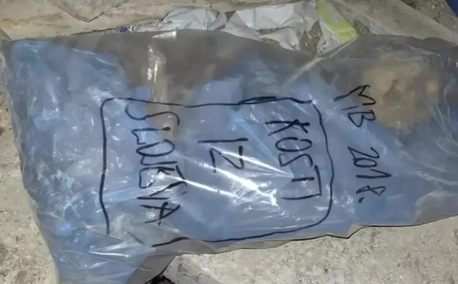 Užas u Hrvatskoj: U ruševnoj crkvi pronađene vreće s ljudskim kostima - slika 1