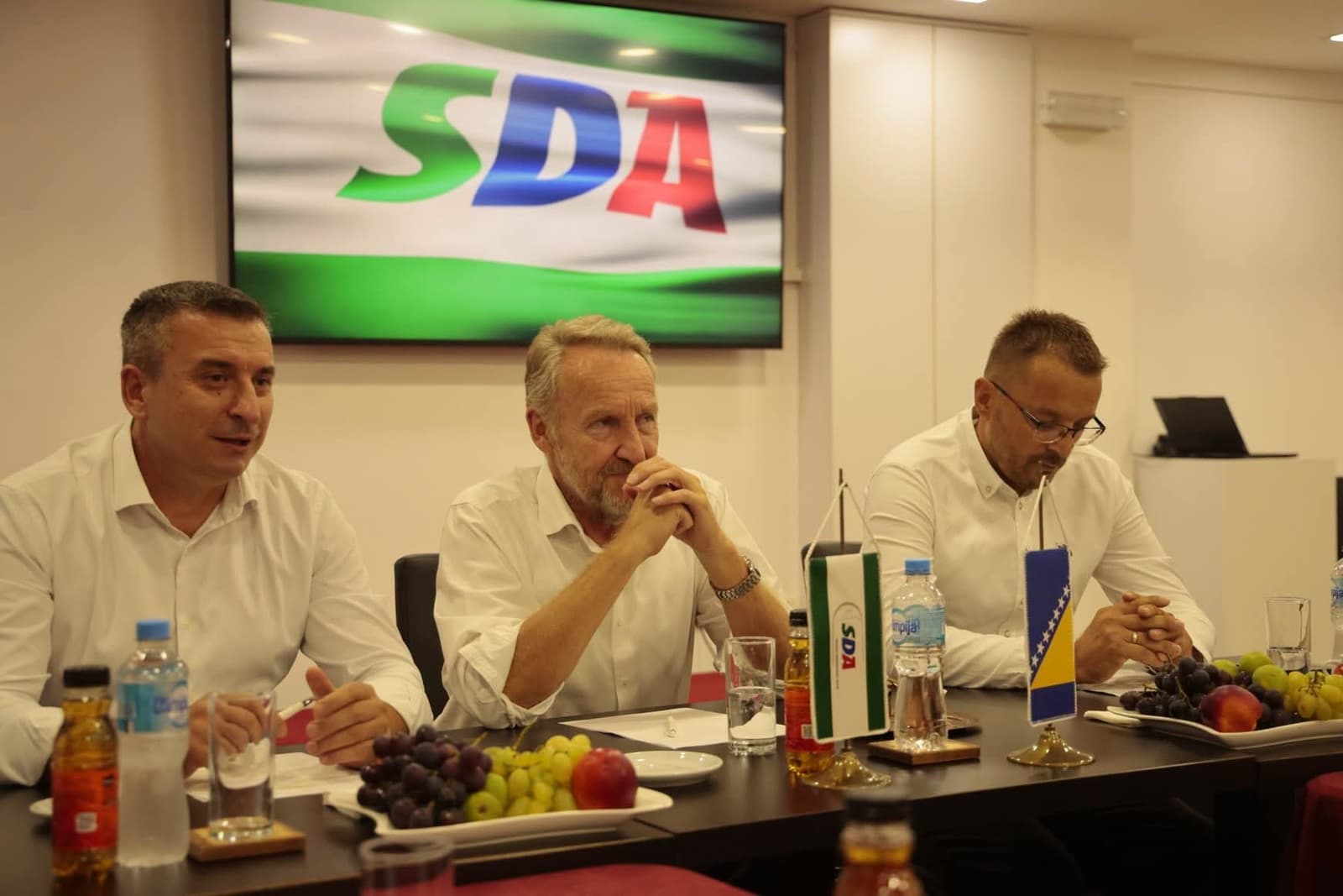 Izetbegović u Mostaru s predstavnicima KO SDA HNK i RO SDA Istočna Hercegovina - slika 1