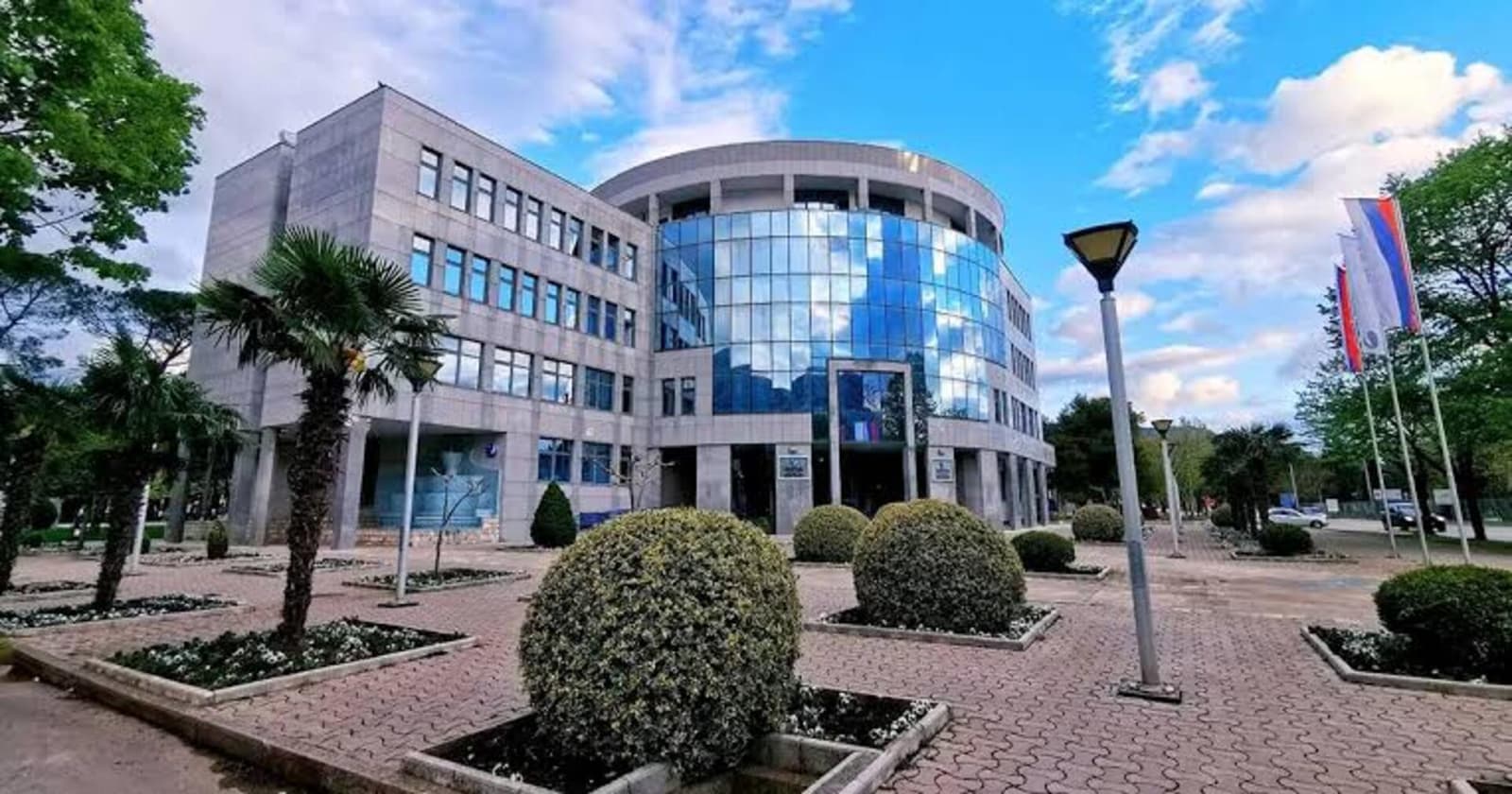 Elektroprivreda Rs u minusu: Milionski krediti idu za plate i dugove - slika 1