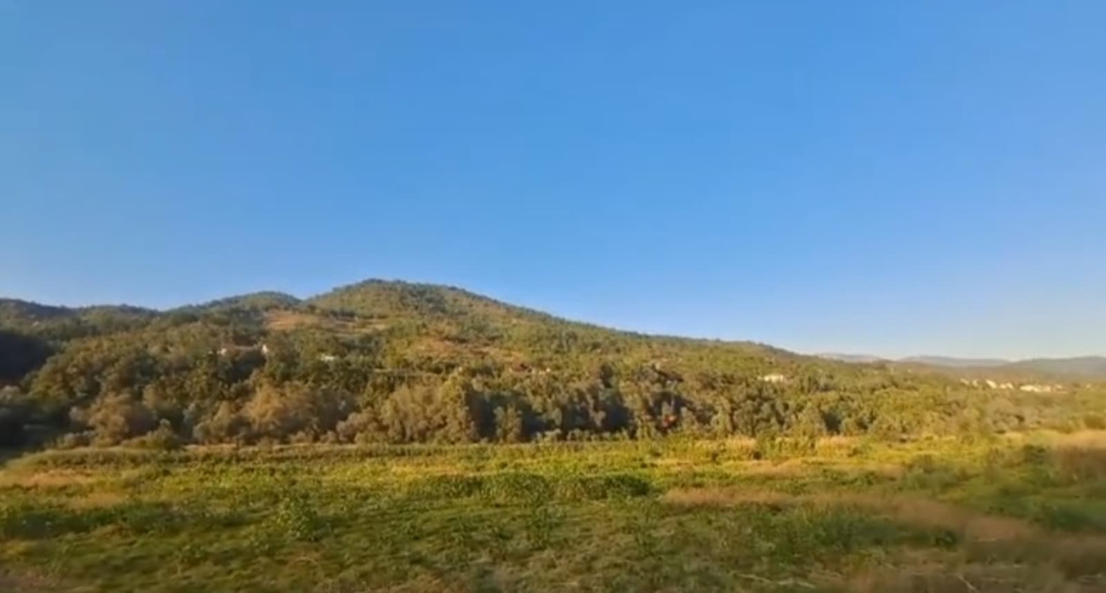 Ministarstvo odbrane BiH izdalo novu naredbu: Od jutros angažovan helikopter na gašenju požara u rejonu Trebinja - slika 1